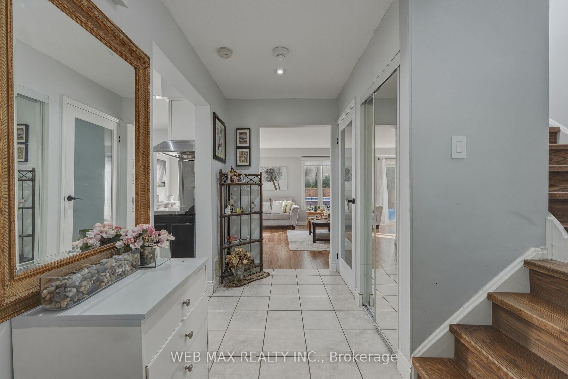 Photo 6 of 58 Cassander Crescent, Brampton, Heart Lake East — HOMEH