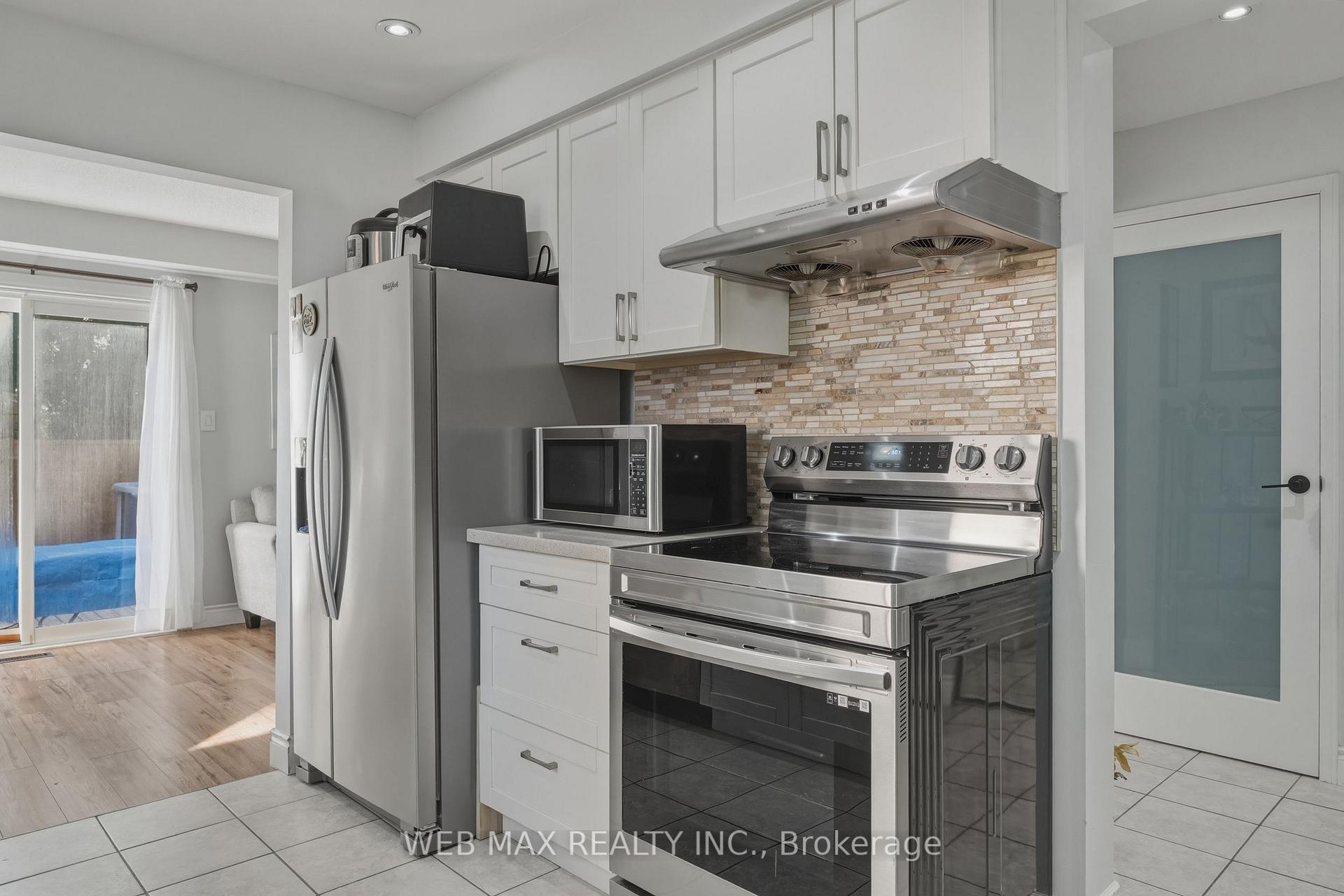 Photo 10 of 58 Cassander Crescent, Brampton, Heart Lake East — HOMEH