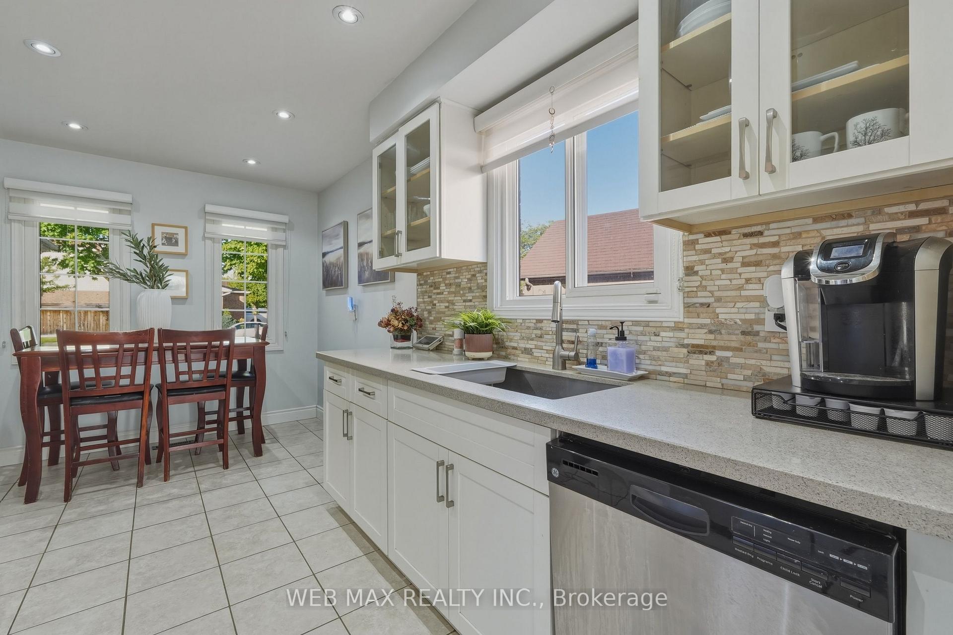 Photo 14 of 58 Cassander Crescent, Brampton, Heart Lake East — HOMEH
