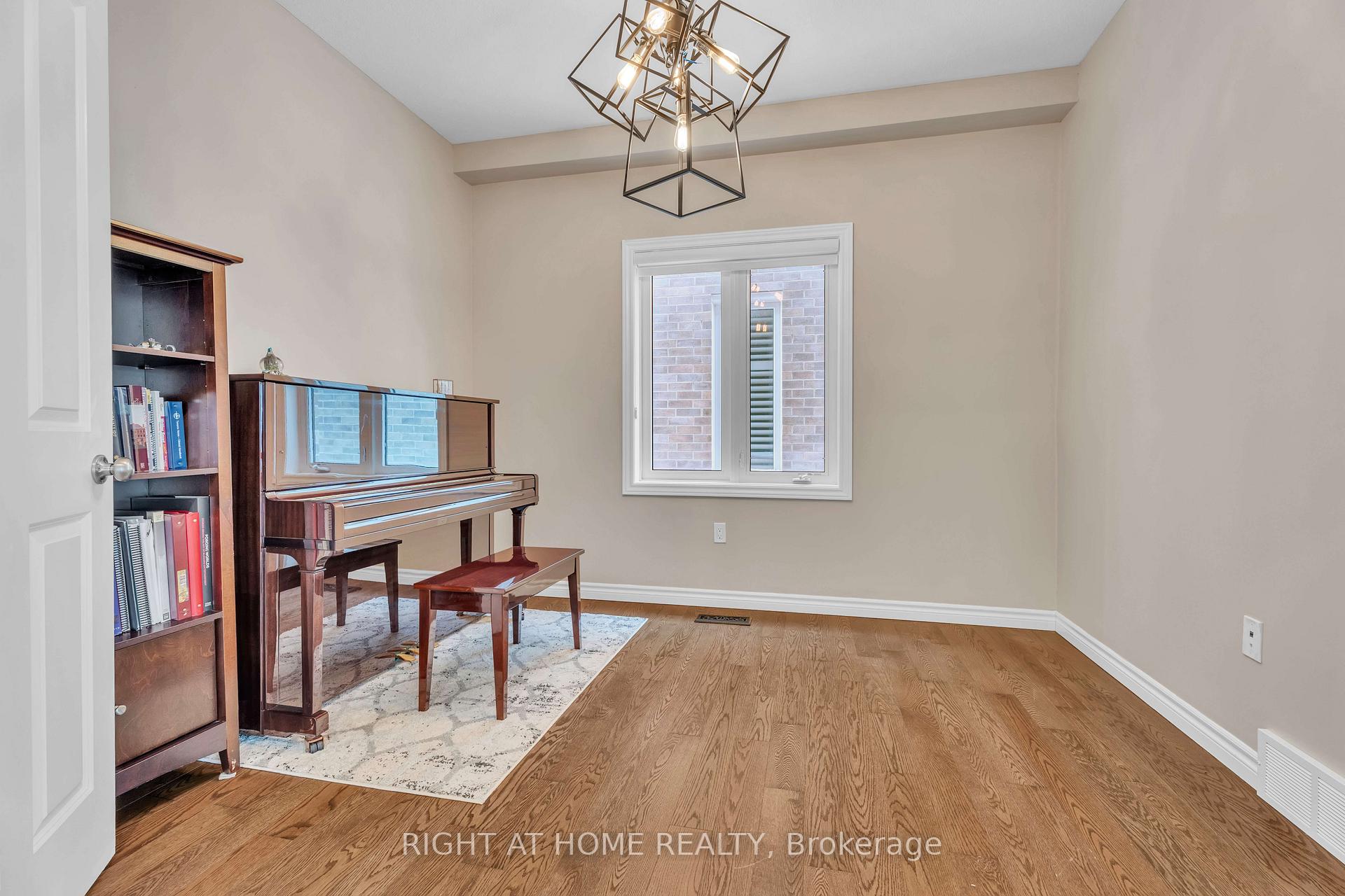 Photo 6 of 2206 Springridge Drive, London, North C — HOMEH