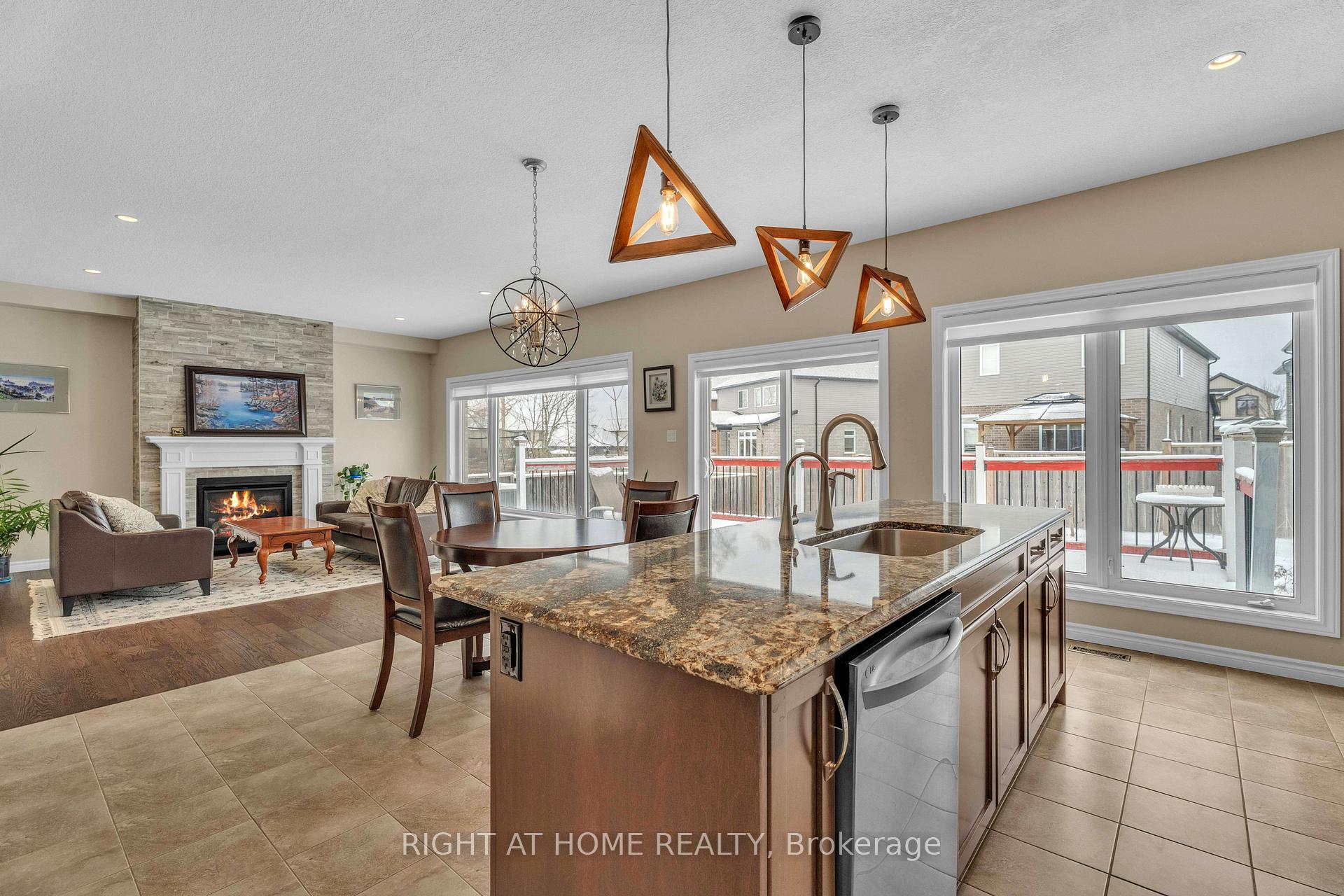 Photo 16 of 2206 Springridge Drive, London, North C — HOMEH