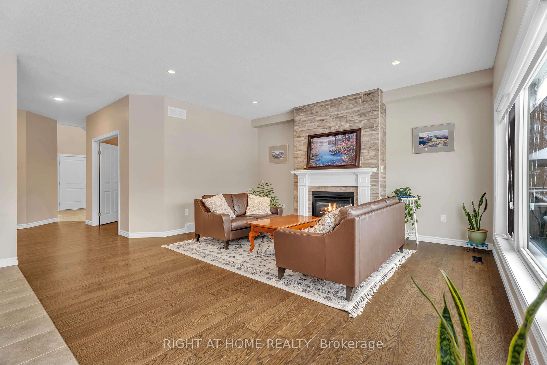 Photo 17 of 2206 Springridge Drive, London, North C — HOMEH