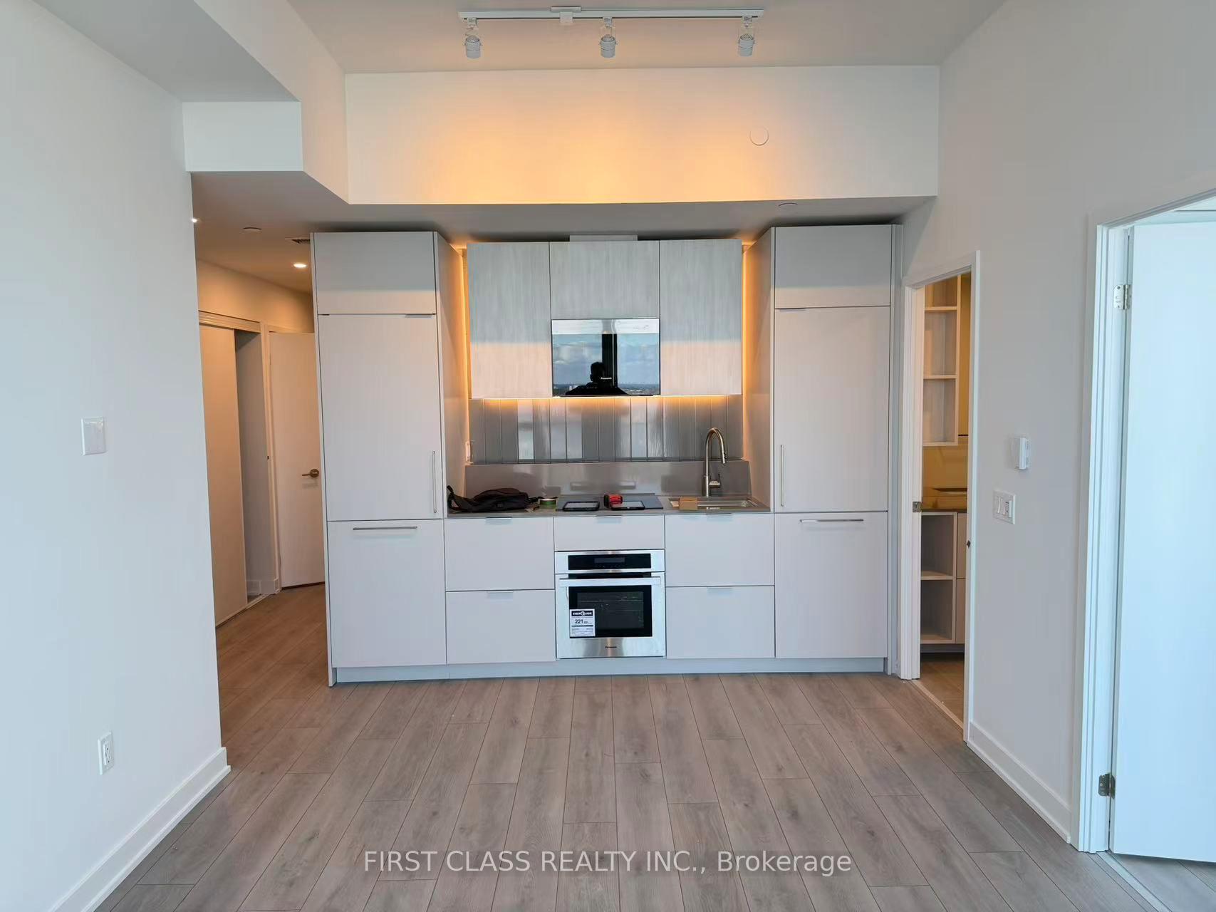 Photo 10 of Unit 1613, 1 Fairview Road E, Mississauga, Mississauga Valleys — HOMEH