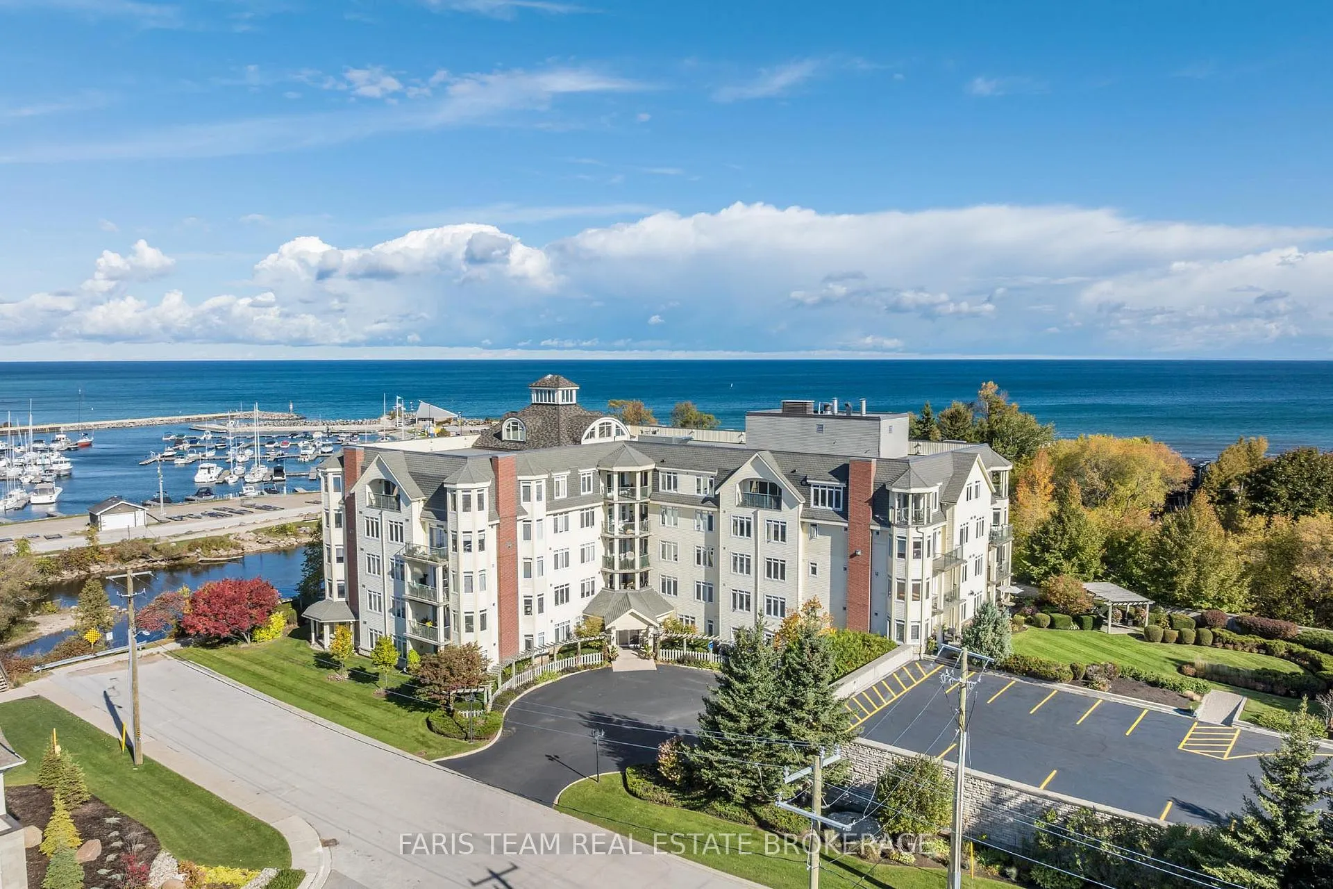 Photo of Unit 301, 10 Bay Street E