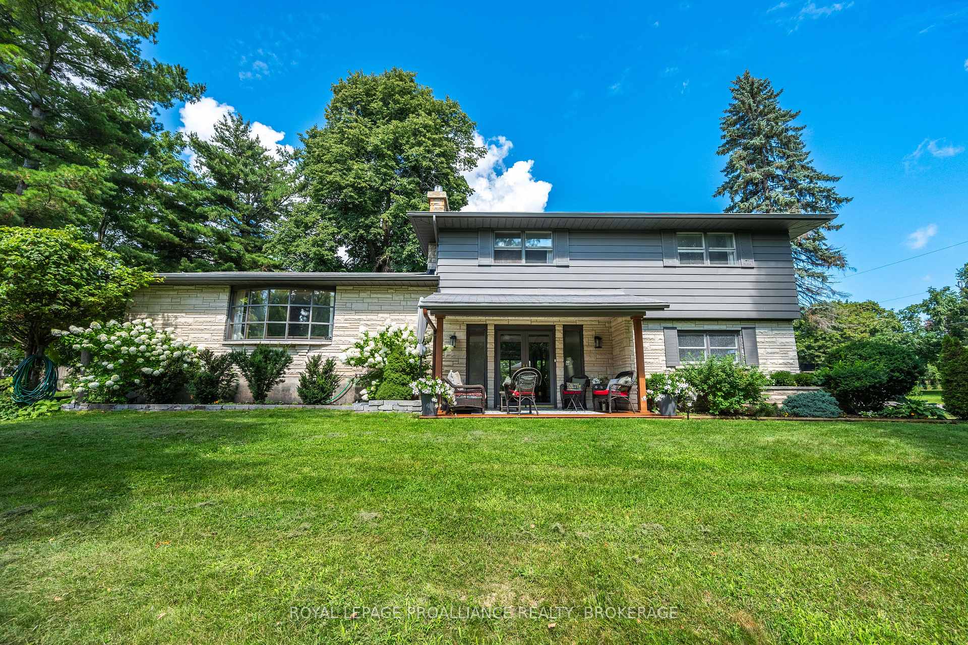 Photo 2 of 330 Elmwood Drive, Gananoque, Gananoque — HOMEH