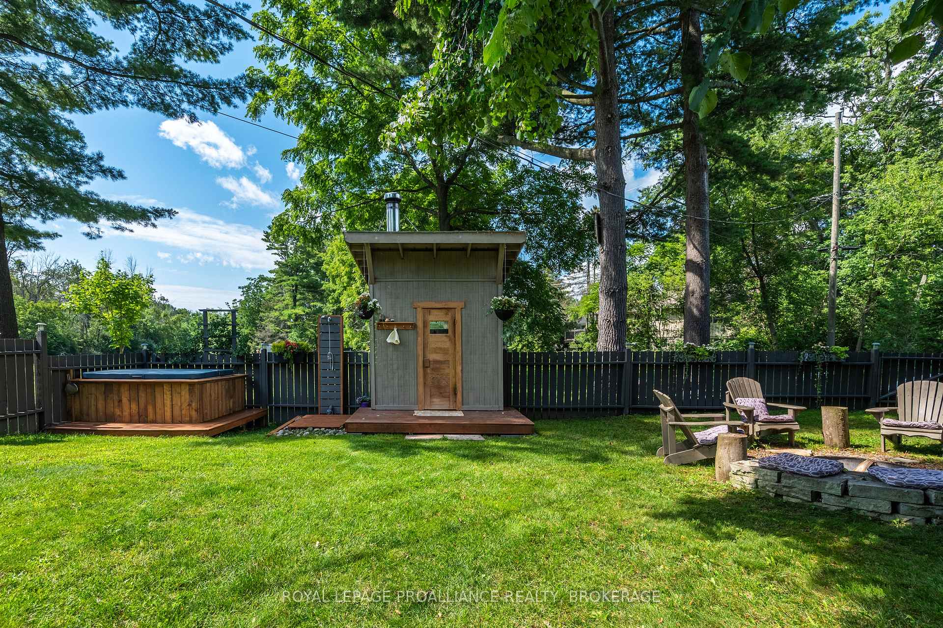 Photo 10 of 330 Elmwood Drive, Gananoque, Gananoque — HOMEH