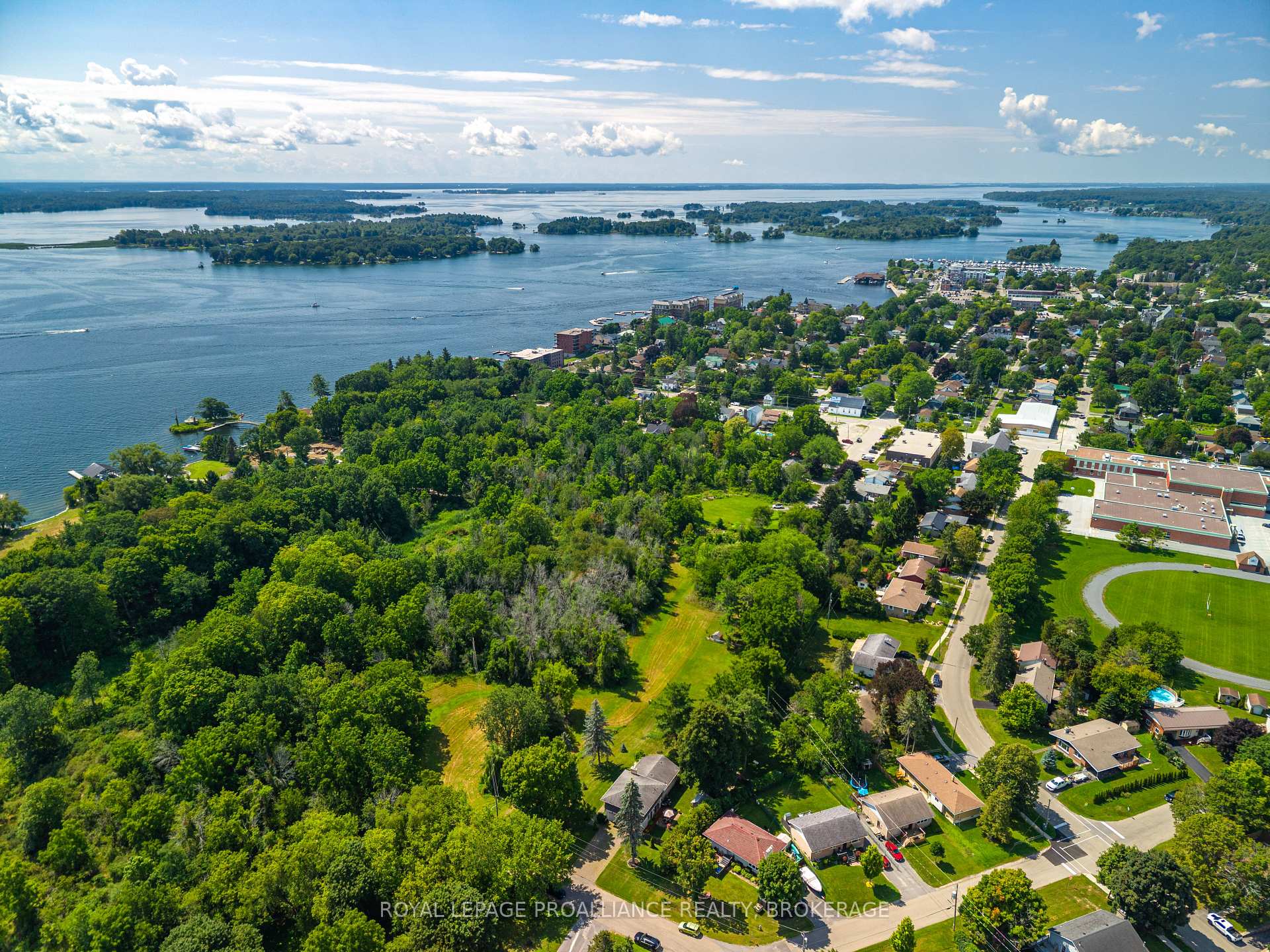 Photo 15 of 330 Elmwood Drive, Gananoque, Gananoque — HOMEH