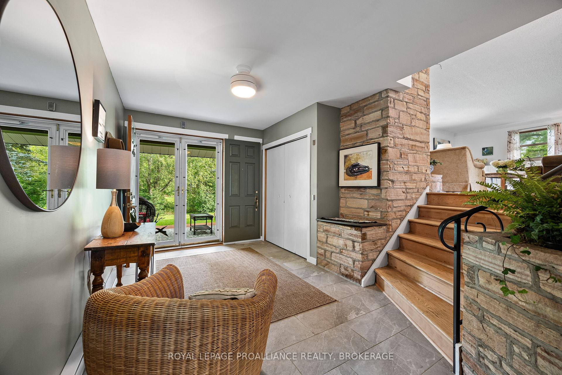 Photo 6 of 330 Elmwood Drive, Gananoque, Gananoque — HOMEH