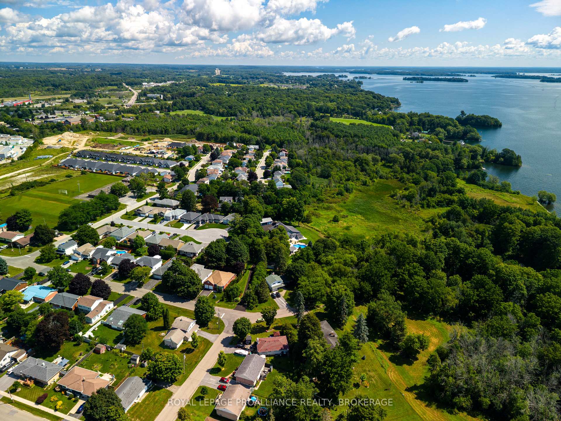 Photo 18 of 330 Elmwood Drive, Gananoque, Gananoque — HOMEH