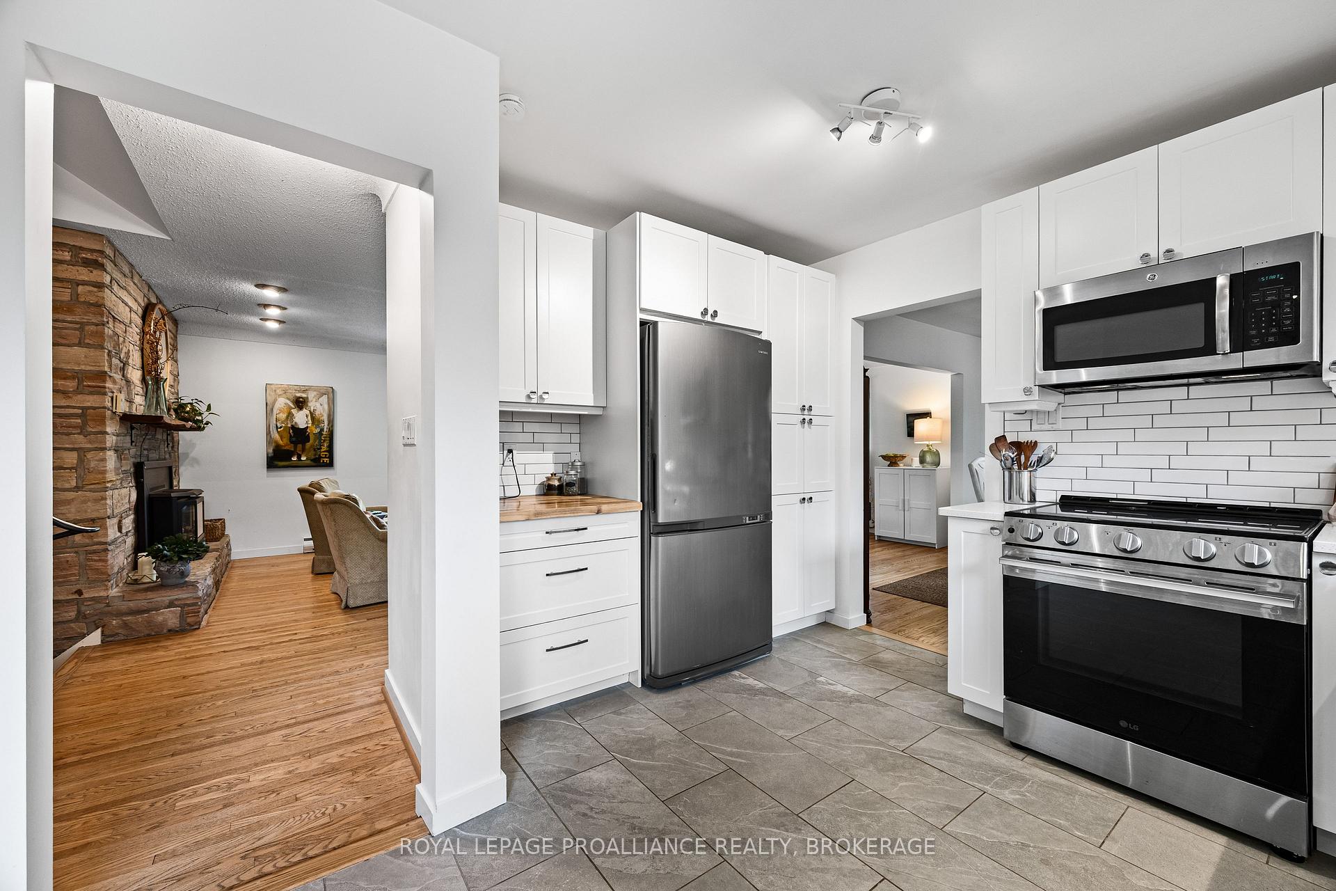 Photo 21 of 330 Elmwood Drive, Gananoque, Gananoque — HOMEH