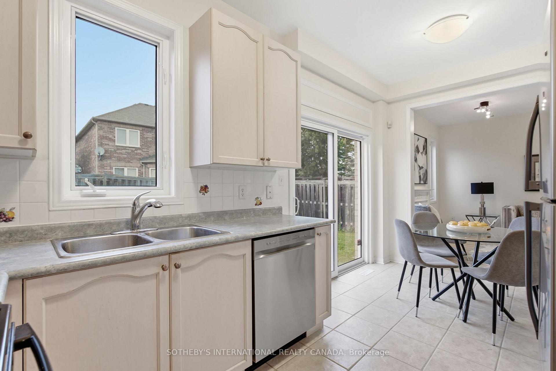 Photo 17 of 42 Chasser Drive, Markham, Greensborough — HOMEH