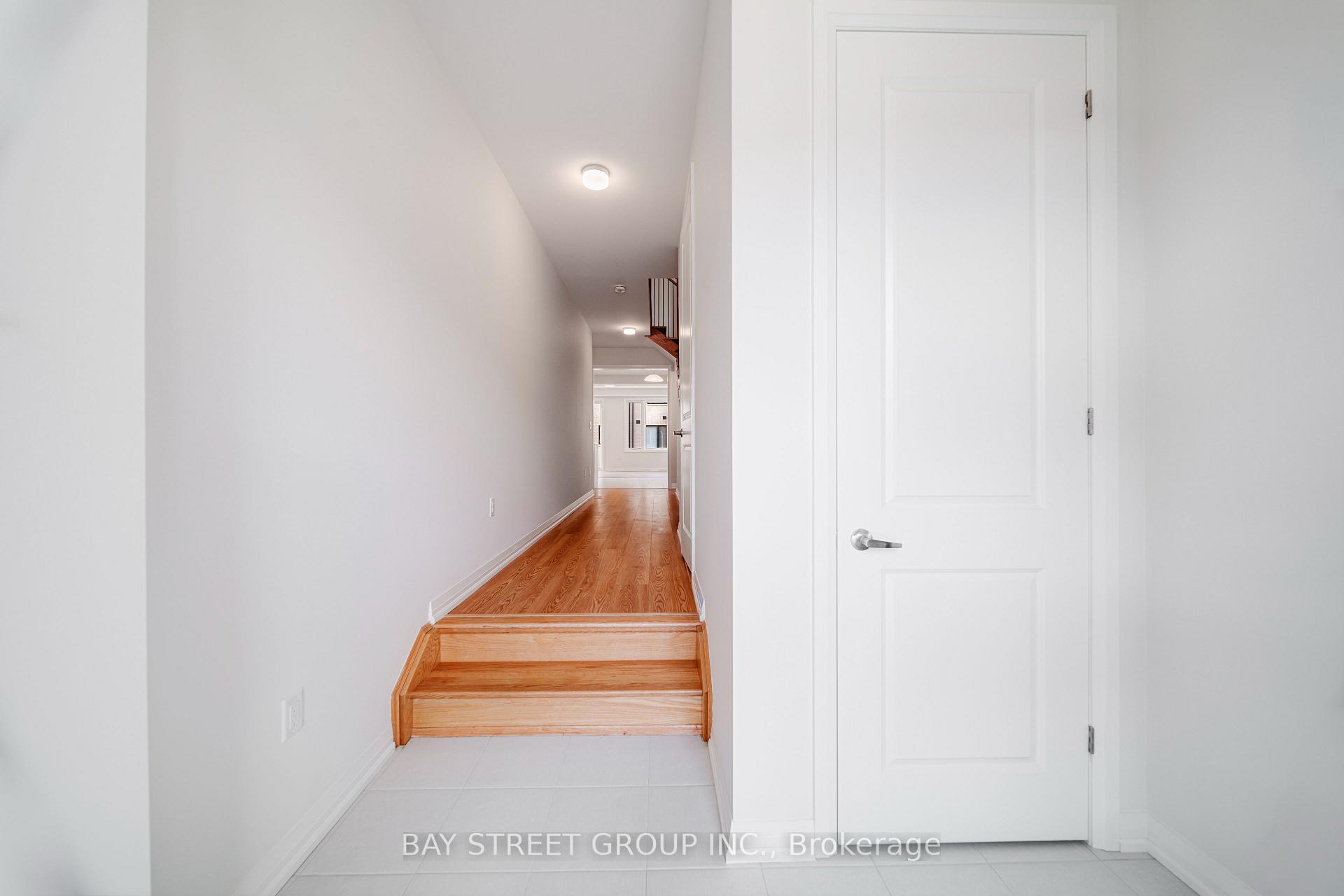 Photo 4 of 219 Hook Drive, Richmond Hill, Rural Richmond Hill — HOMEH