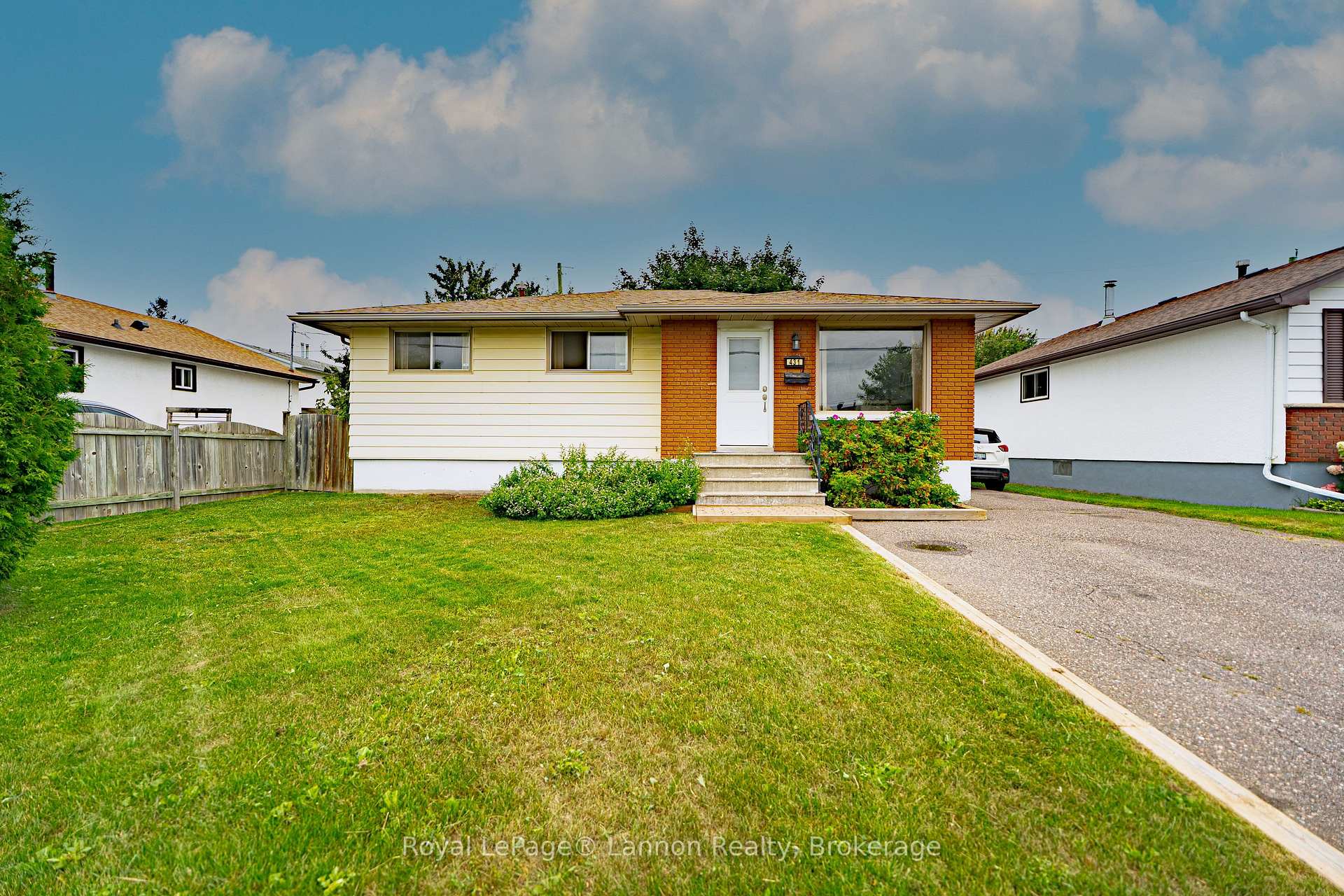 Photo 2 of 431 Churchill Drive W, Thunder Bay, Northwood Park — HOMEH