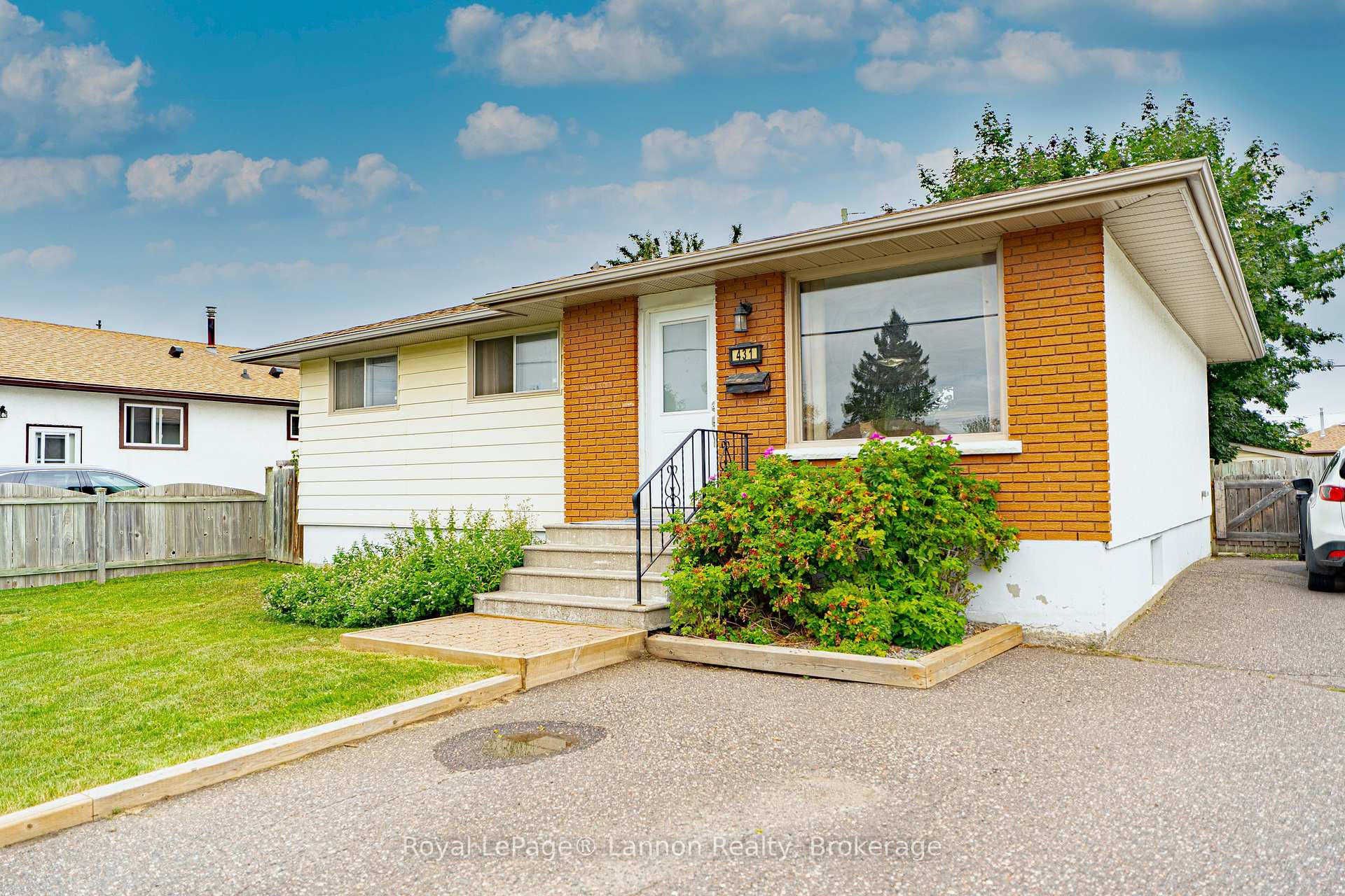 Photo 3 of 431 Churchill Drive W, Thunder Bay, Northwood Park — HOMEH