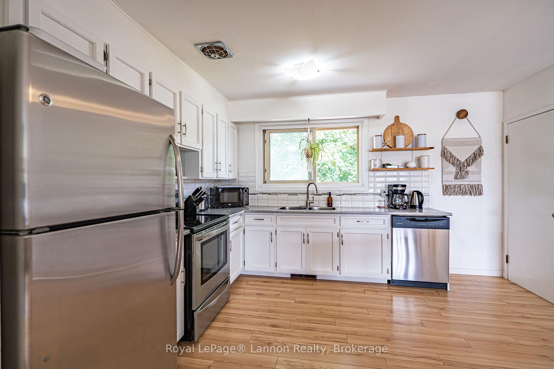 Photo 7 of 431 Churchill Drive W, Thunder Bay, Northwood Park — HOMEH