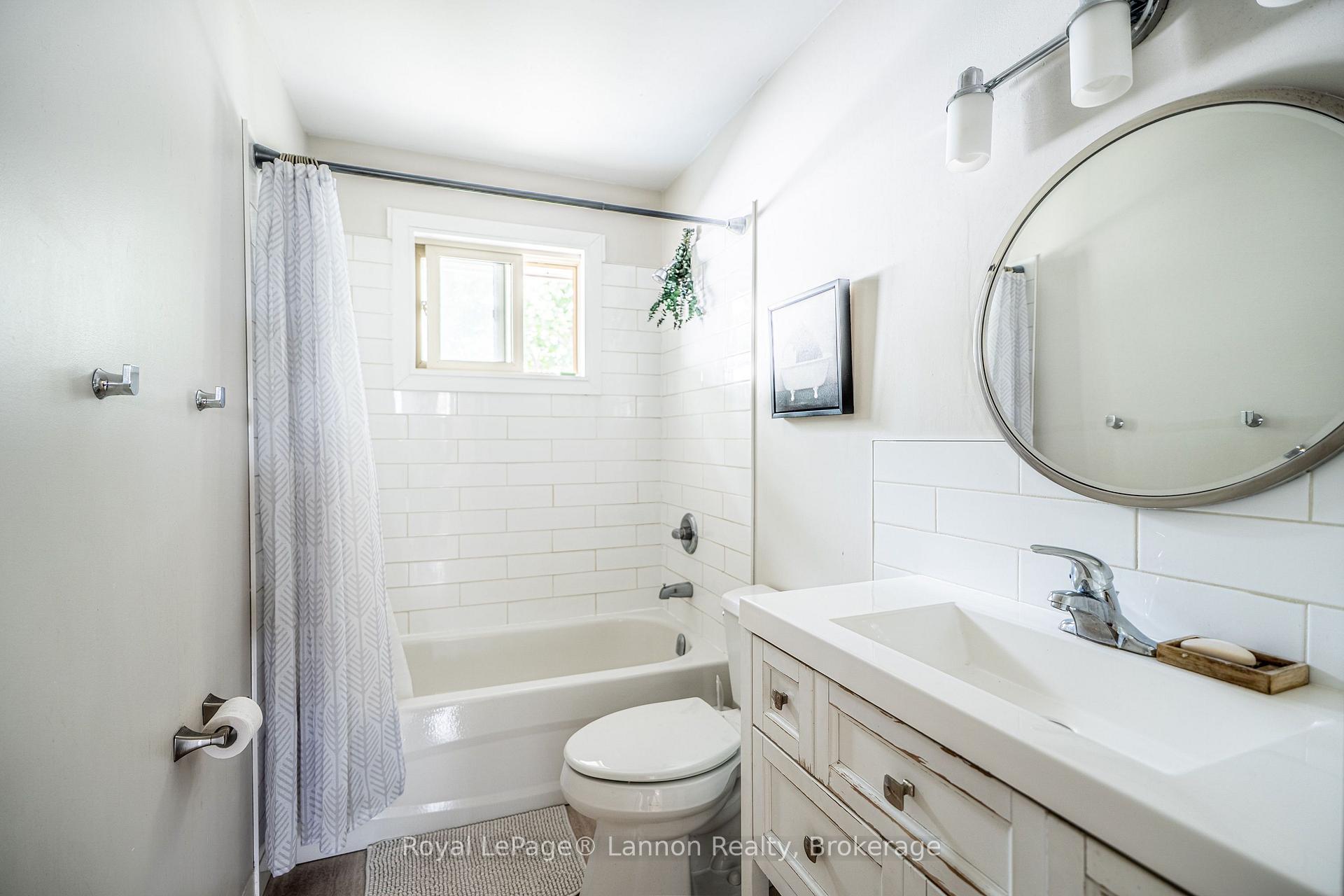 Photo 10 of 431 Churchill Drive W, Thunder Bay, Northwood Park — HOMEH