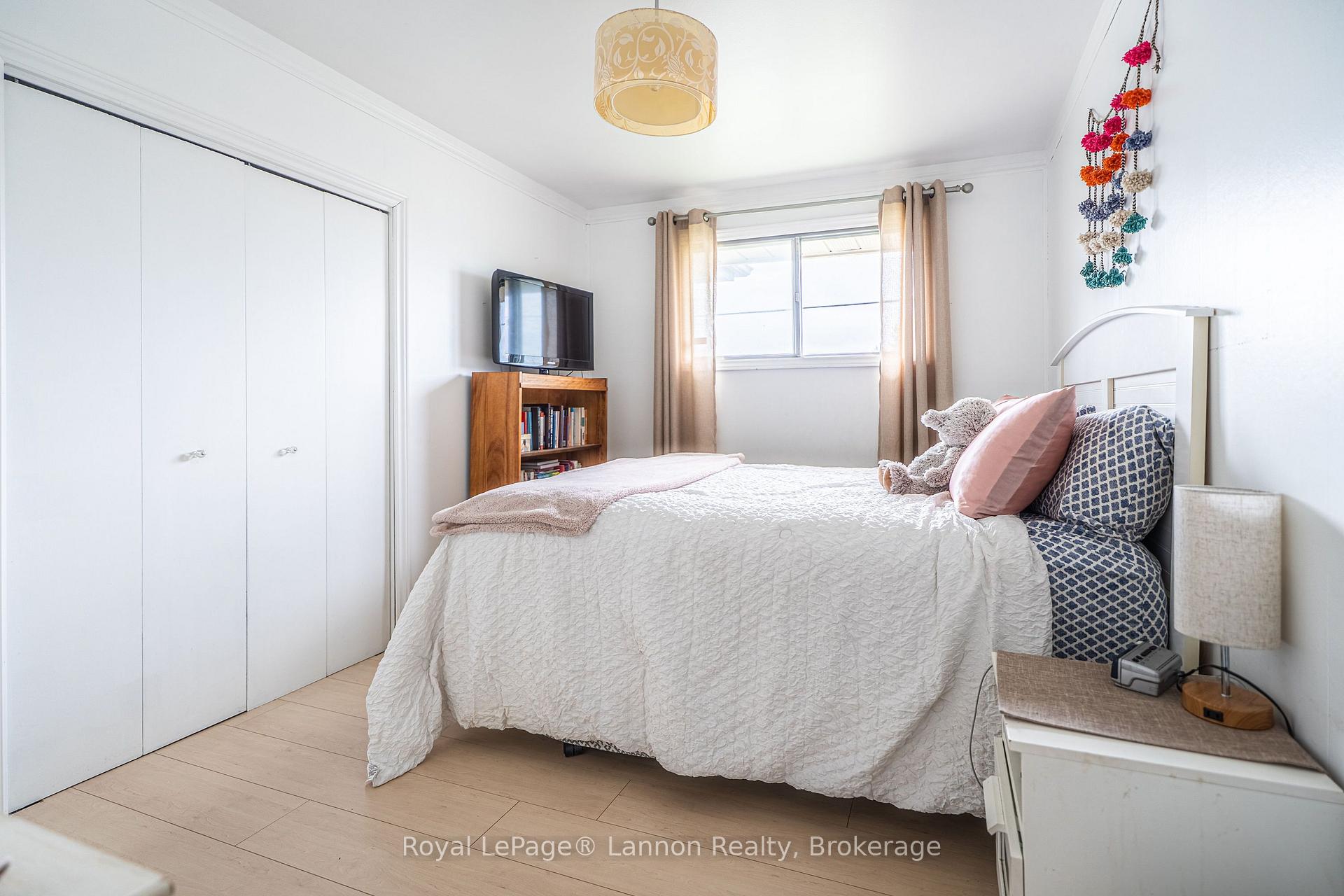 Photo 11 of 431 Churchill Drive W, Thunder Bay, Northwood Park — HOMEH