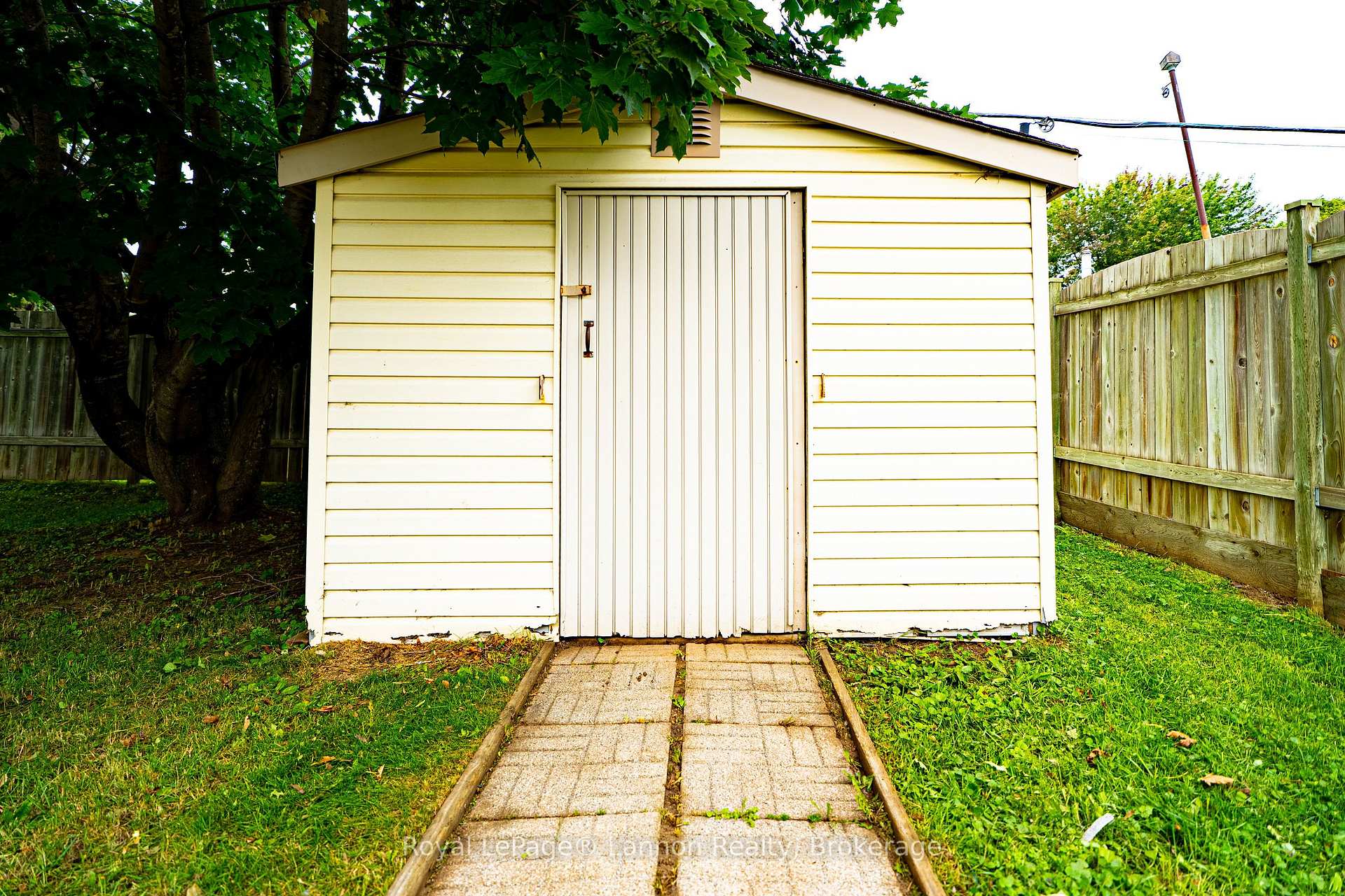 Photo 33 of 431 Churchill Drive W, Thunder Bay, Northwood Park — HOMEH