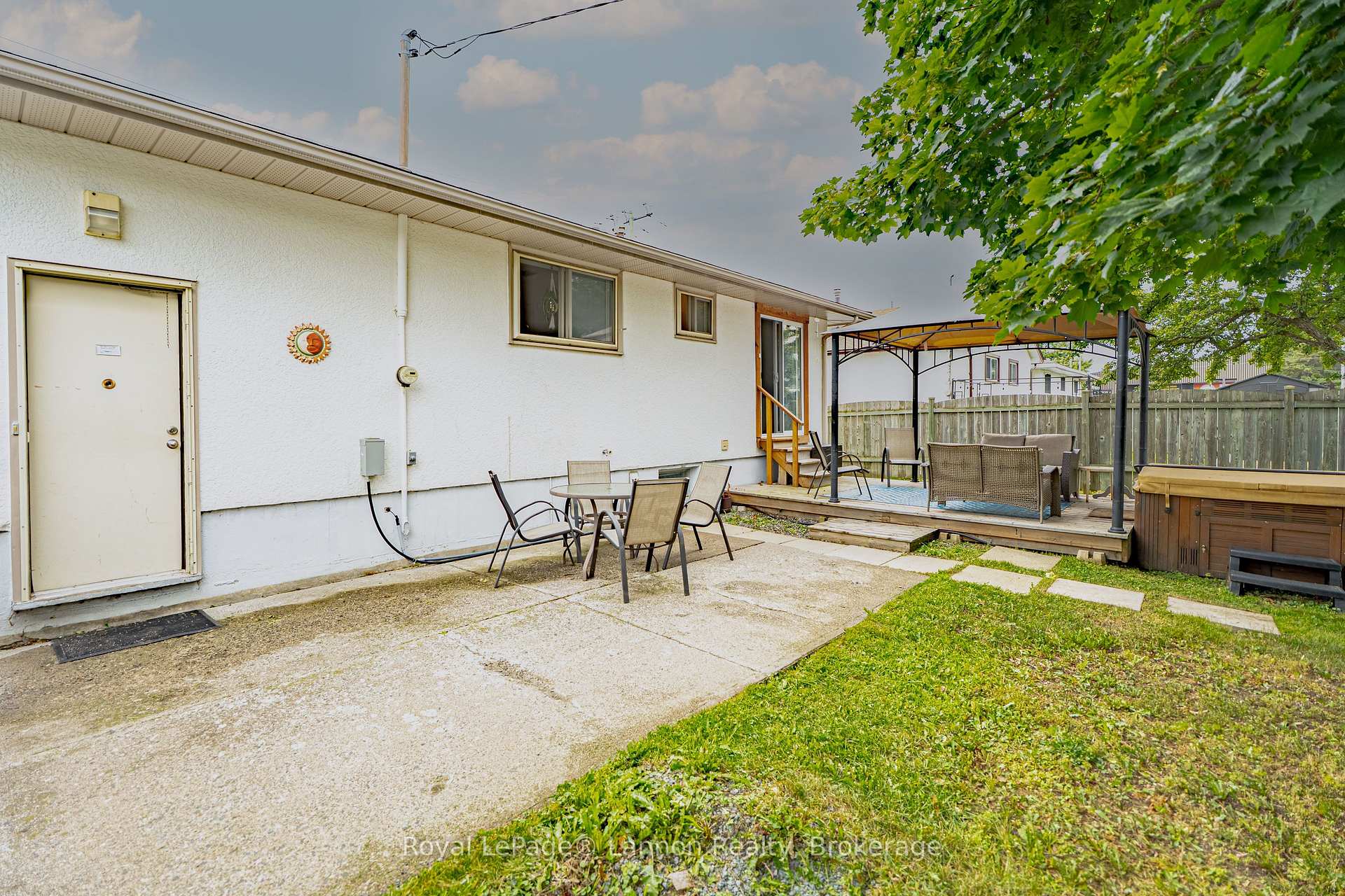 Photo 34 of 431 Churchill Drive W, Thunder Bay, Northwood Park — HOMEH
