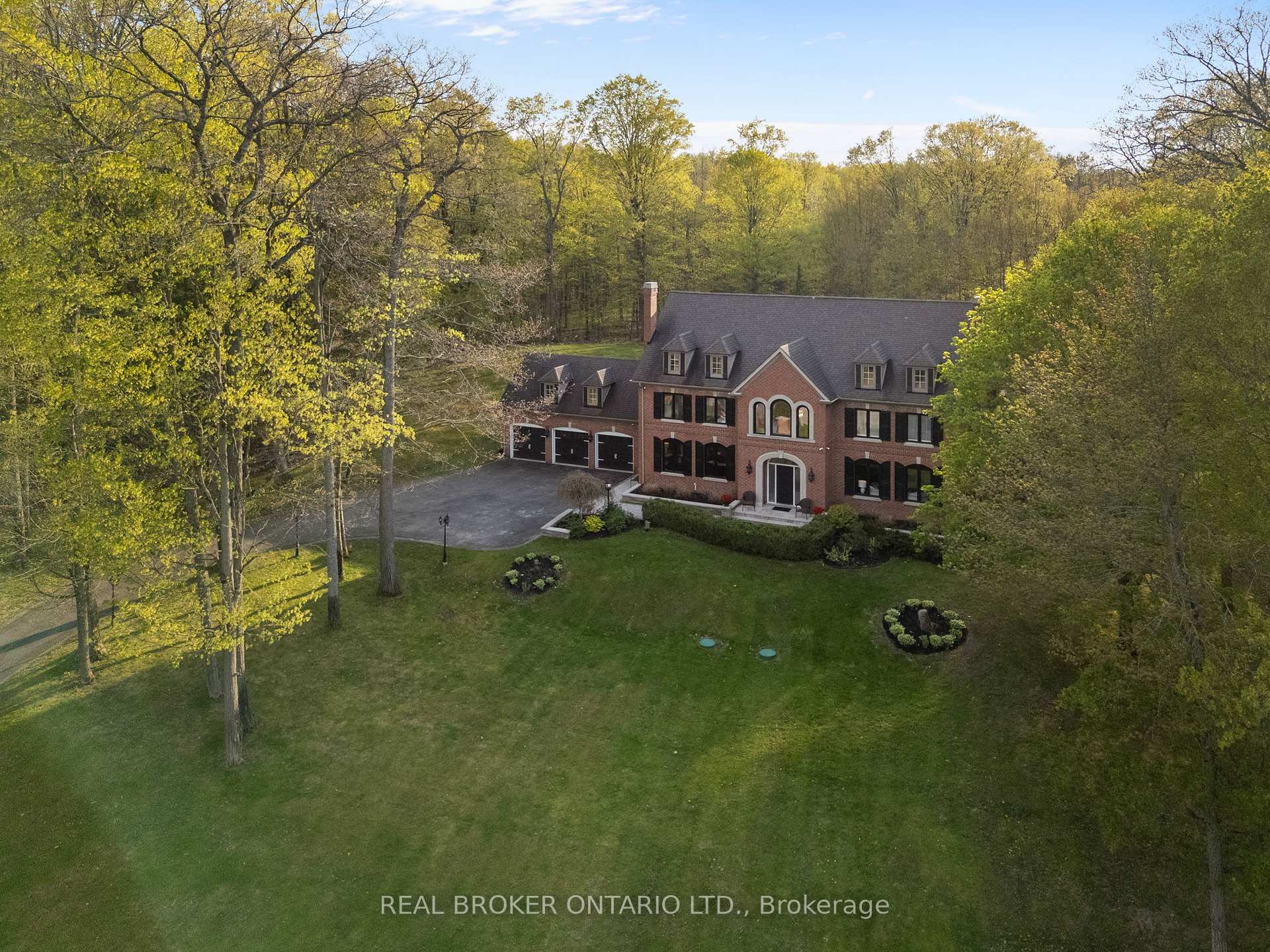 Photo 4 of 10 Oakview Place, Uxbridge, Rural Uxbridge — HOMEH