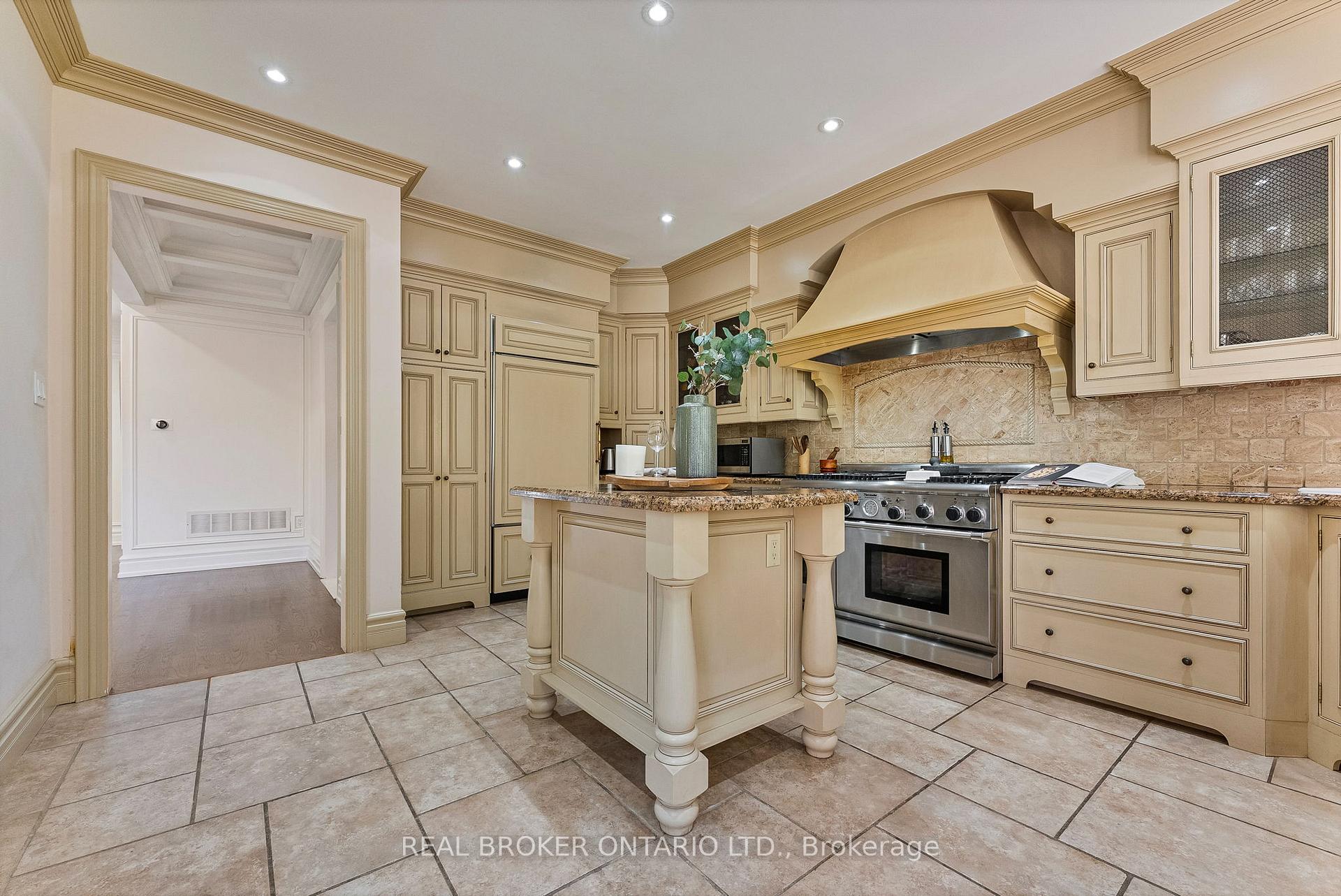 Photo 18 of 10 Oakview Place, Uxbridge, Rural Uxbridge — HOMEH