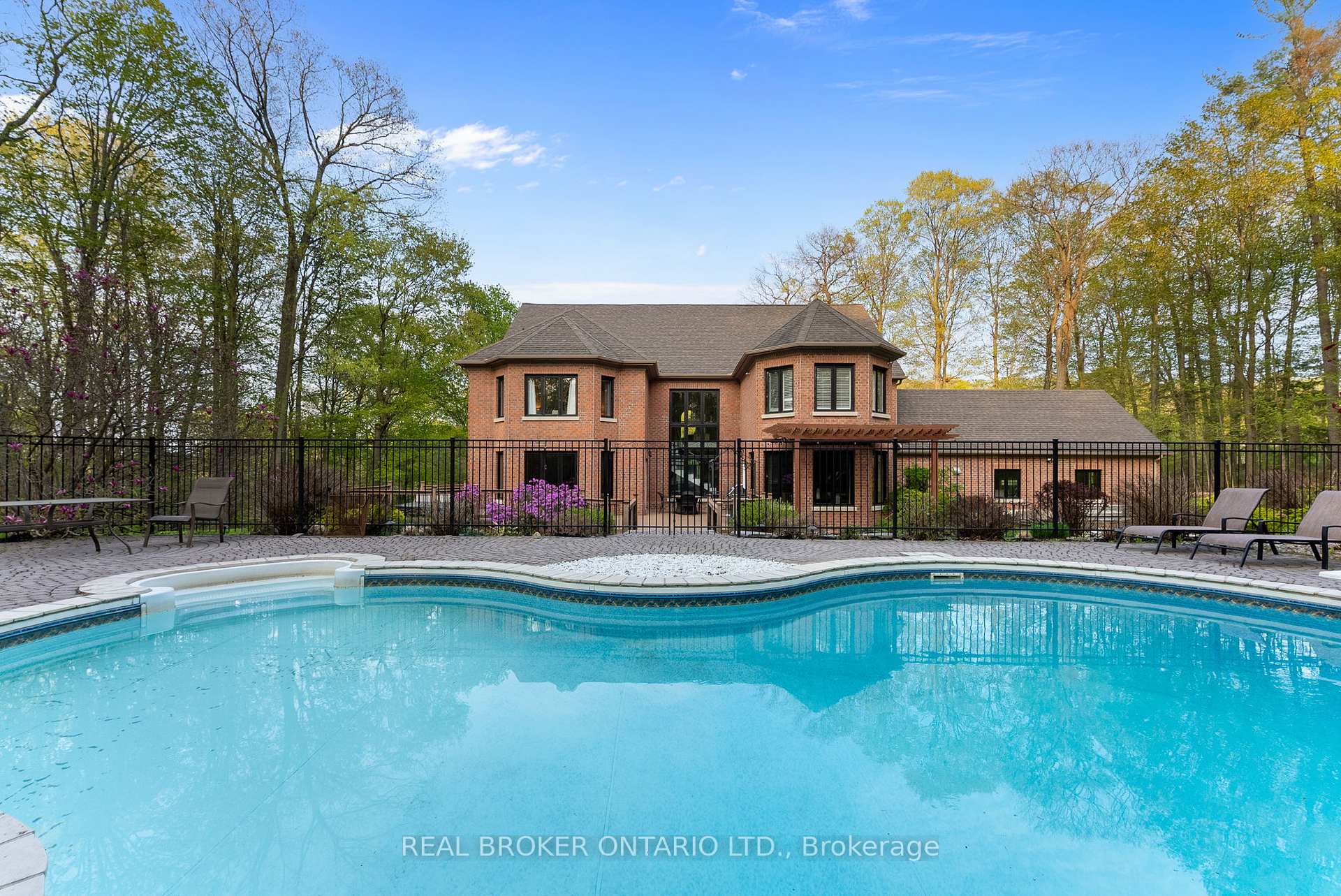 Photo 46 of 10 Oakview Place, Uxbridge, Rural Uxbridge — HOMEH