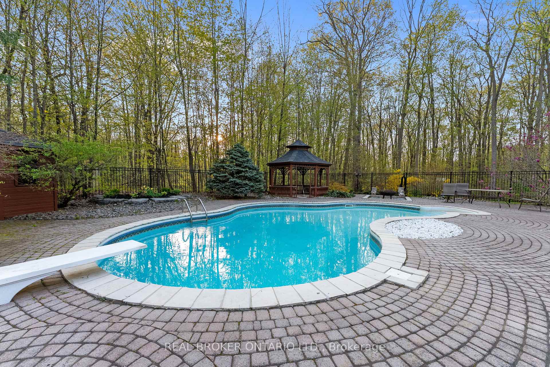 Photo 48 of 10 Oakview Place, Uxbridge, Rural Uxbridge — HOMEH