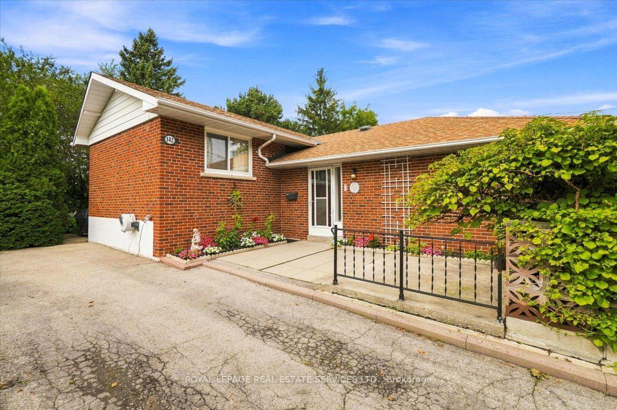 Photo 3 of 142 Cass Avenue, Scarborough, Tam O'Shanter-Sullivan — HOMEH