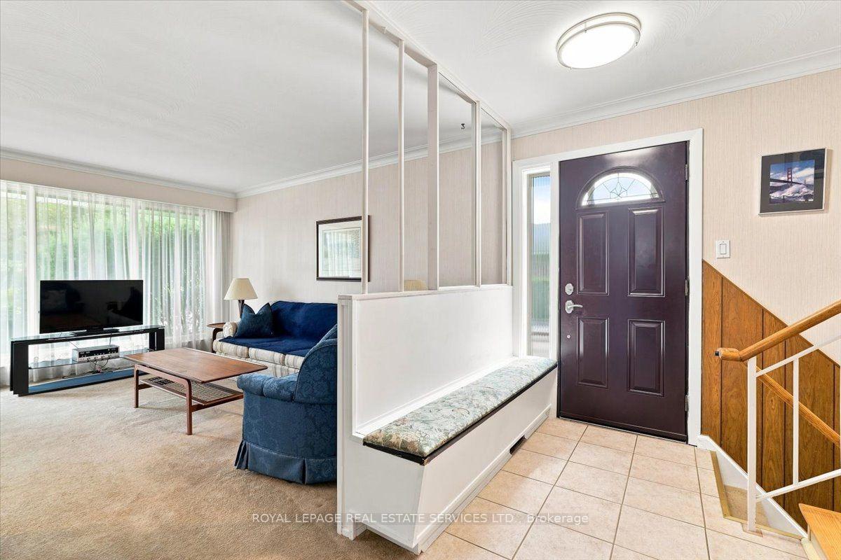 Photo 5 of 142 Cass Avenue, Scarborough, Tam O'Shanter-Sullivan — HOMEH