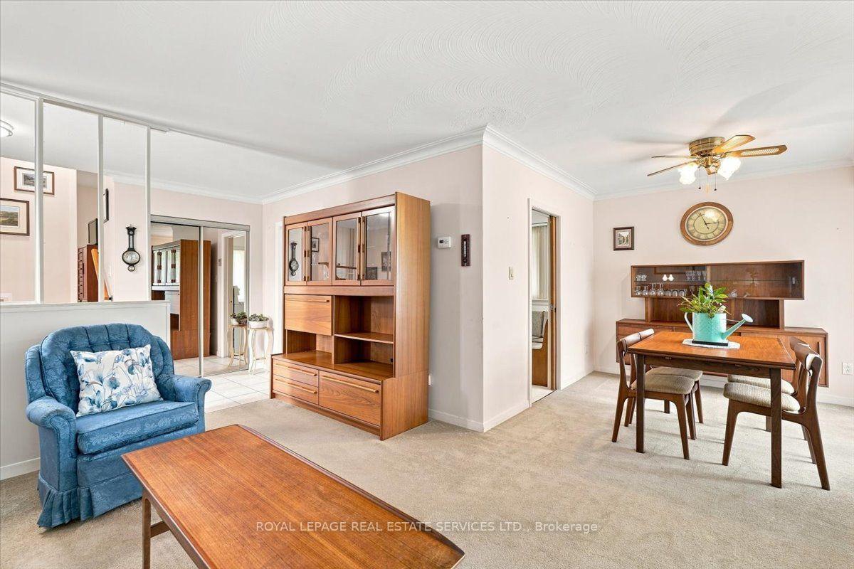 Photo 6 of 142 Cass Avenue, Scarborough, Tam O'Shanter-Sullivan — HOMEH