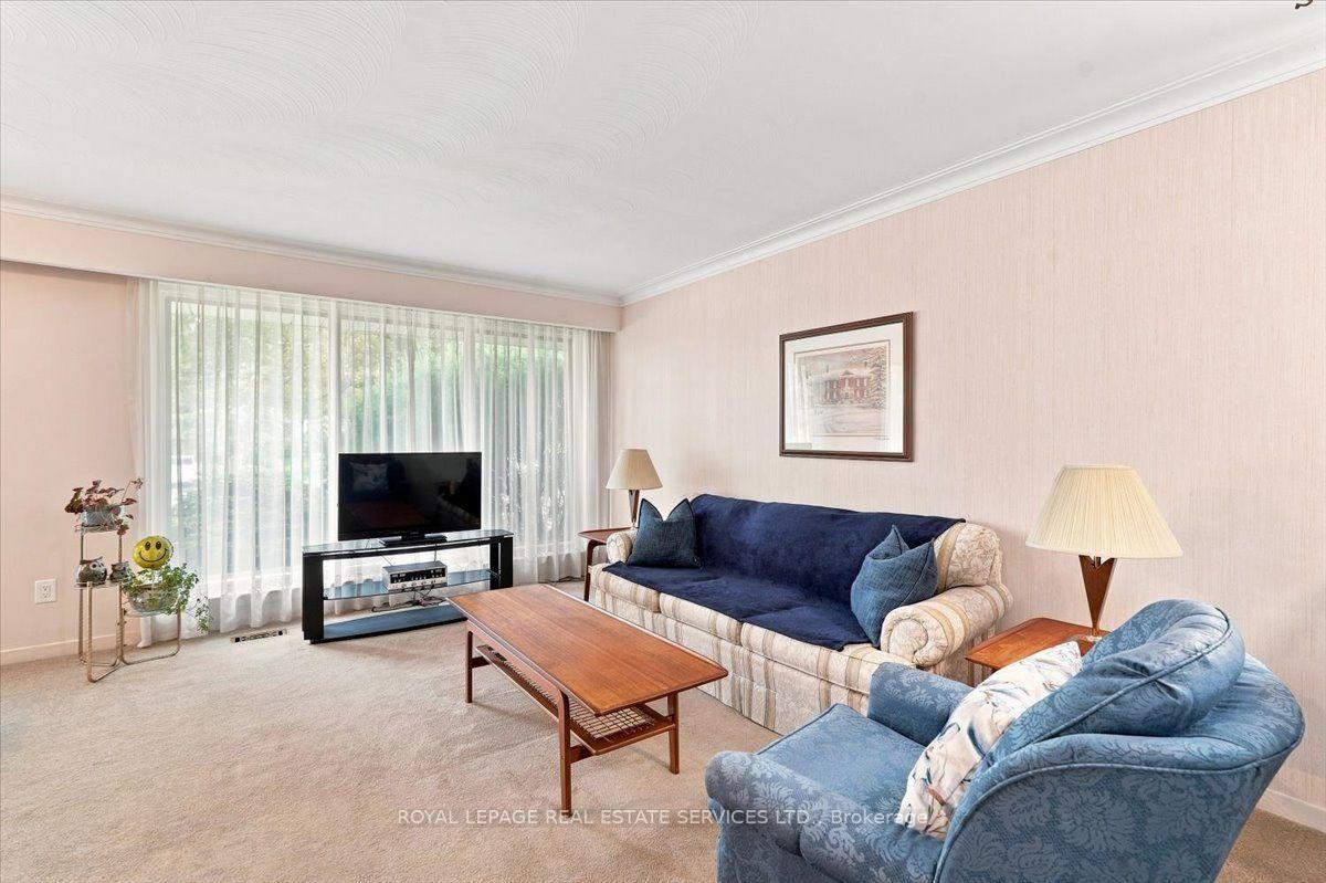 Photo 7 of 142 Cass Avenue, Scarborough, Tam O'Shanter-Sullivan — HOMEH