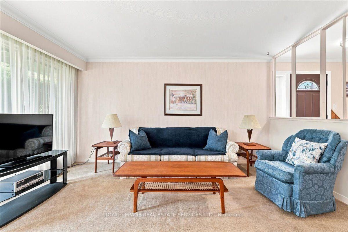 Photo 8 of 142 Cass Avenue, Scarborough, Tam O'Shanter-Sullivan — HOMEH