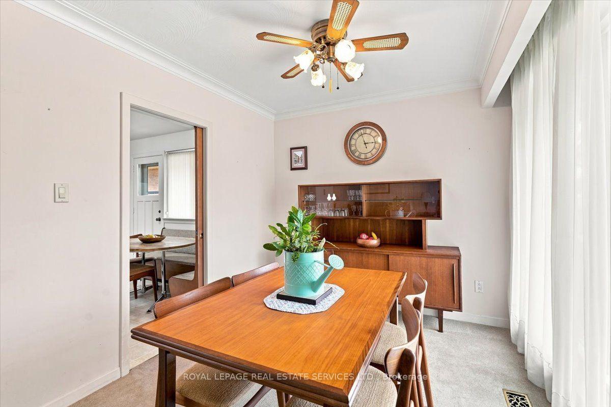 Photo 10 of 142 Cass Avenue, Scarborough, Tam O'Shanter-Sullivan — HOMEH