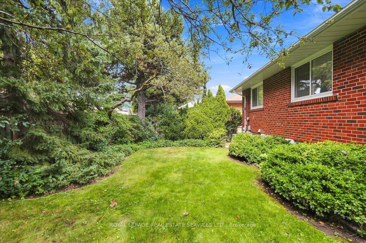 Photo 25 of 142 Cass Avenue, Scarborough, Tam O'Shanter-Sullivan — HOMEH