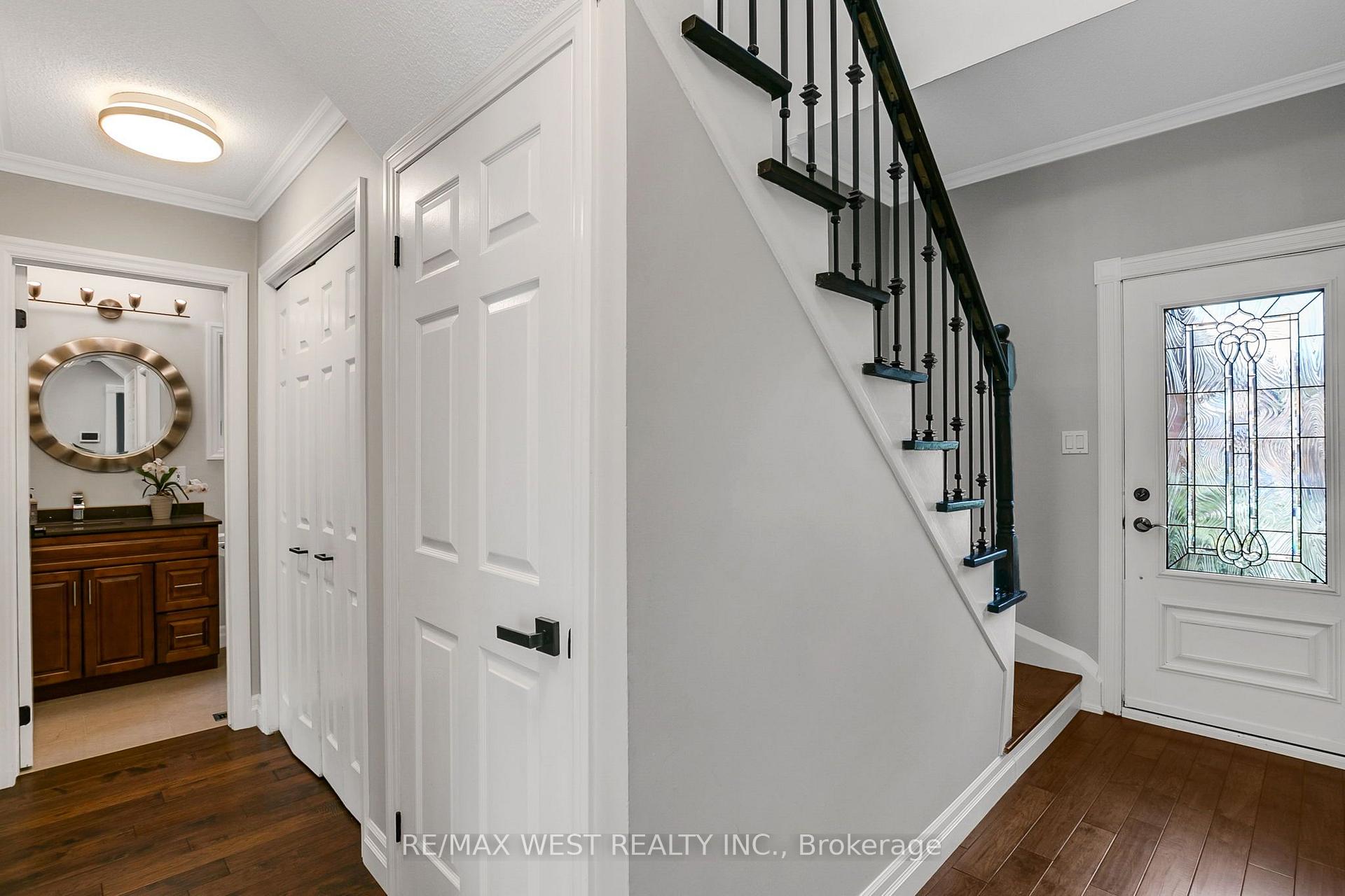Photo 8 of 930 Maramis Court, Mississauga, Lorne Park — HOMEH