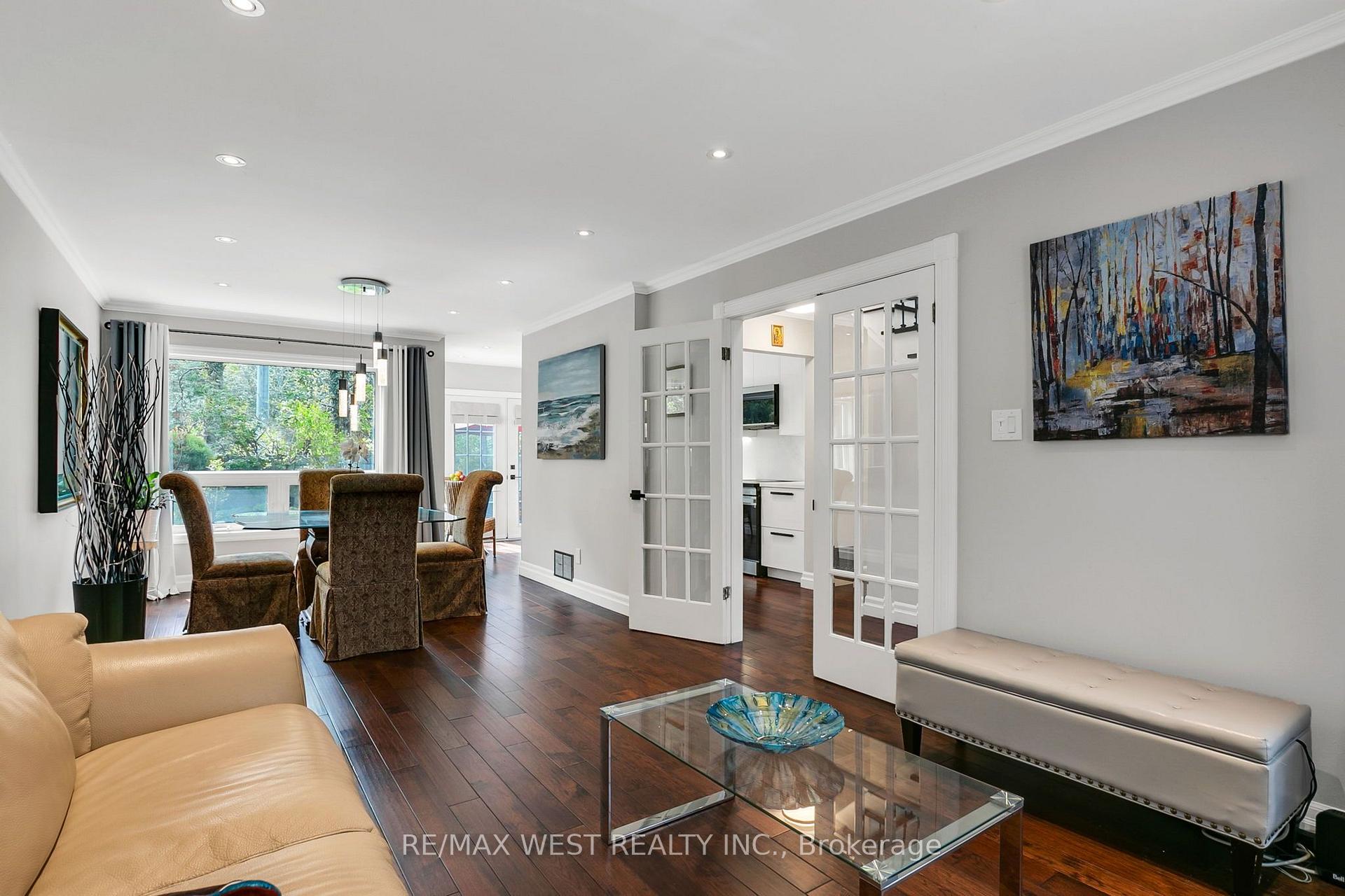 Photo 9 of 930 Maramis Court, Mississauga, Lorne Park — HOMEH