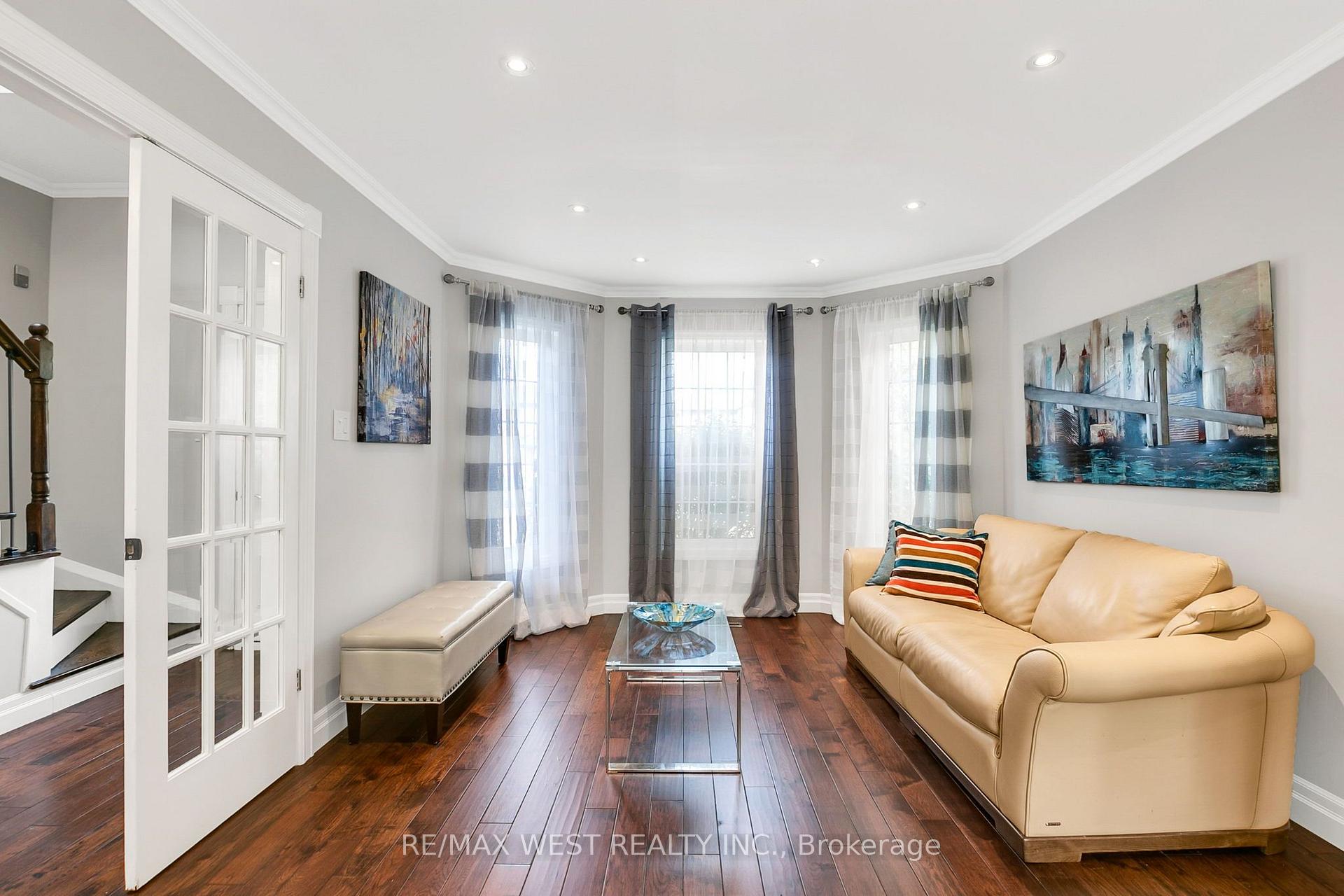 Photo 10 of 930 Maramis Court, Mississauga, Lorne Park — HOMEH
