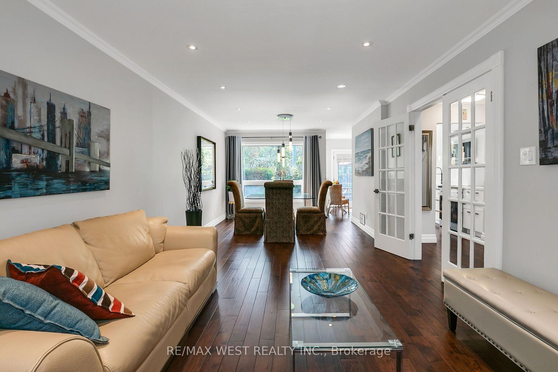 Photo 11 of 930 Maramis Court, Mississauga, Lorne Park — HOMEH