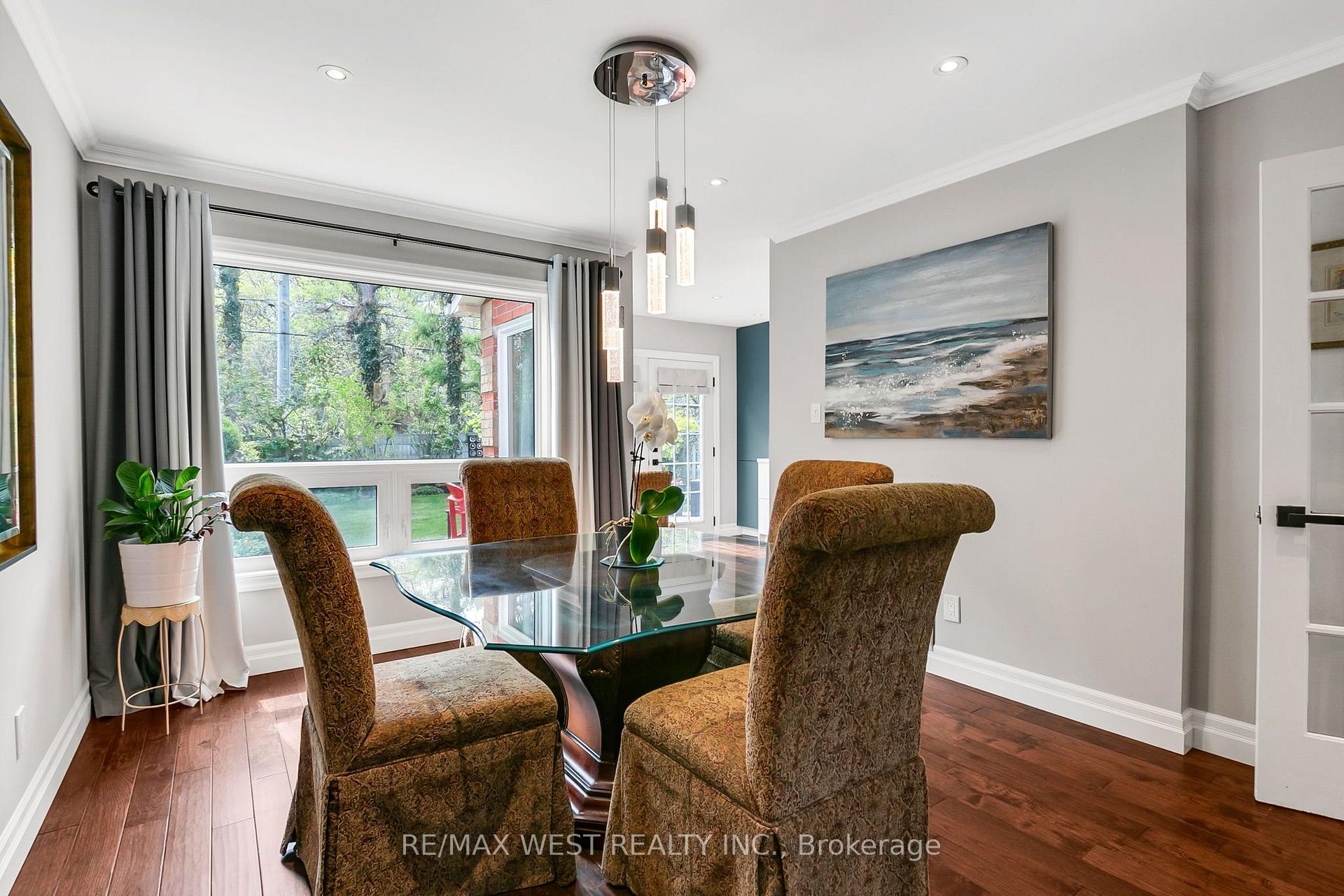 Photo 12 of 930 Maramis Court, Mississauga, Lorne Park — HOMEH