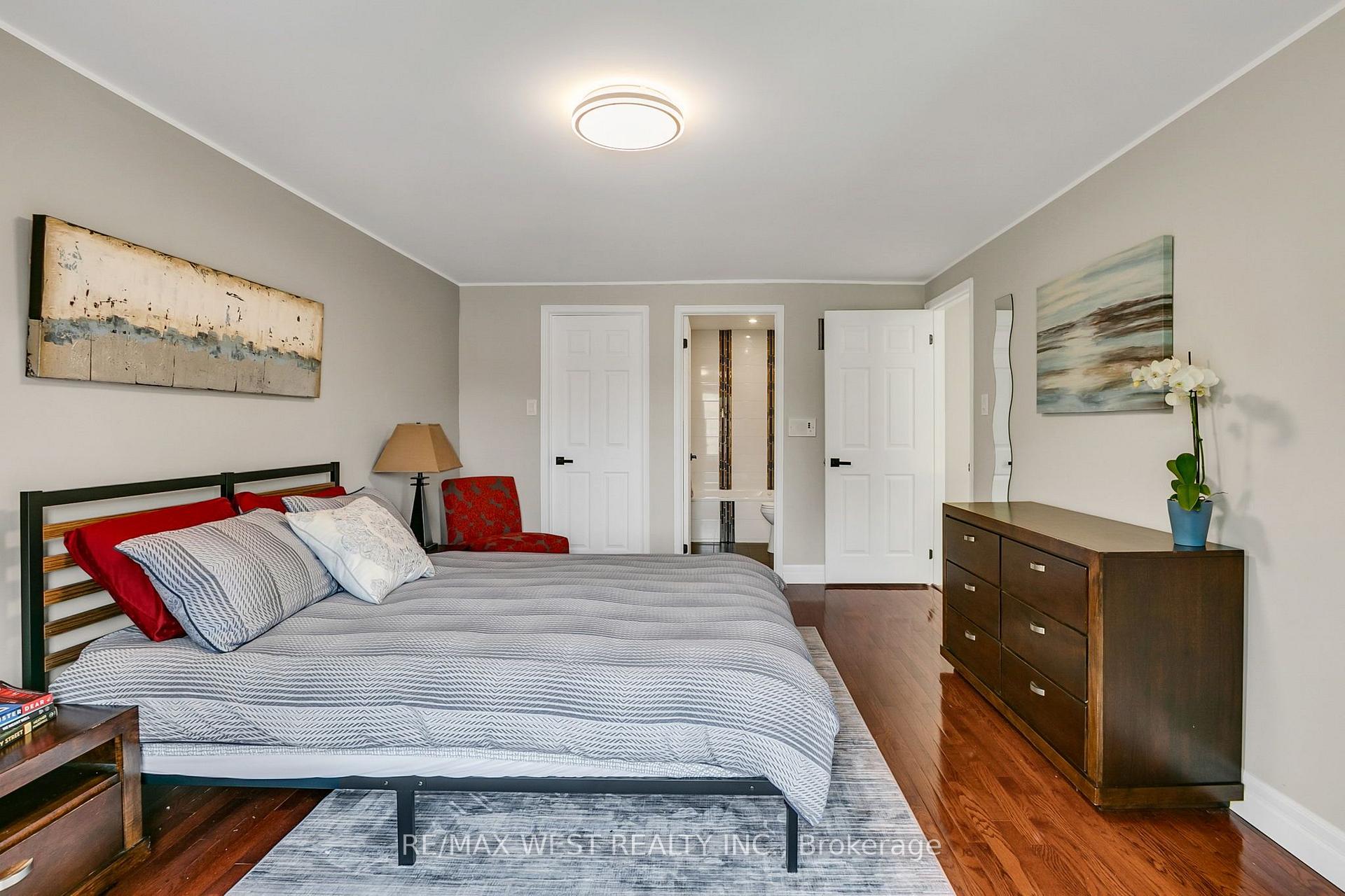 Photo 25 of 930 Maramis Court, Mississauga, Lorne Park — HOMEH