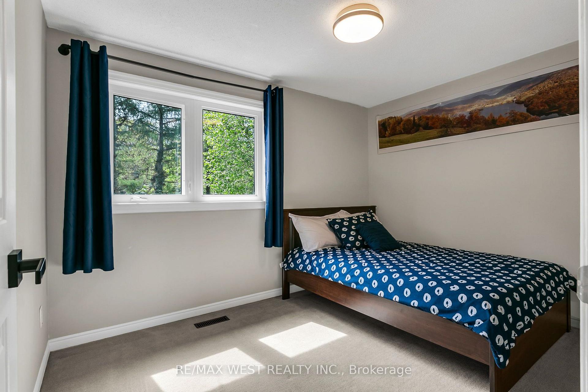 Photo 30 of 930 Maramis Court, Mississauga, Lorne Park — HOMEH
