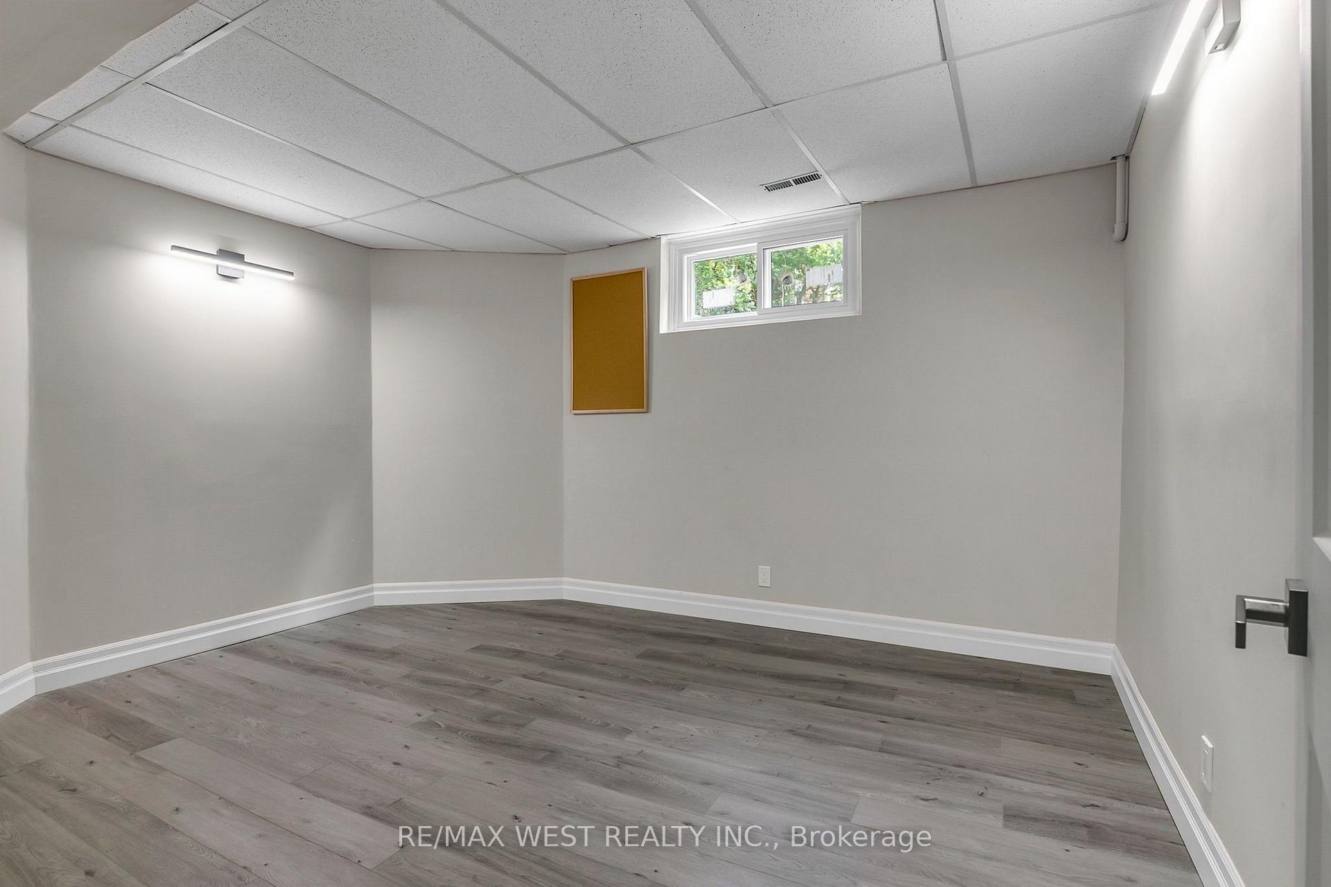 Photo 40 of 930 Maramis Court, Mississauga, Lorne Park — HOMEH