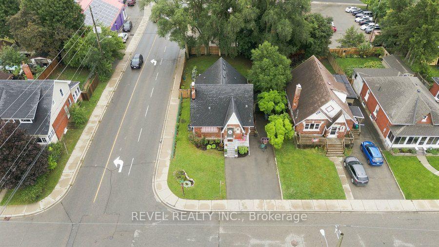 Photo 10 of 59 Lyons Avenue, Brantford, Henderson-Sky Acres — HOMEH
