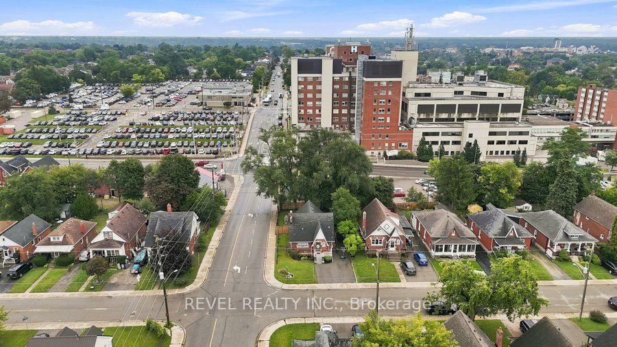 Photo 12 of 59 Lyons Avenue, Brantford, Henderson-Sky Acres — HOMEH