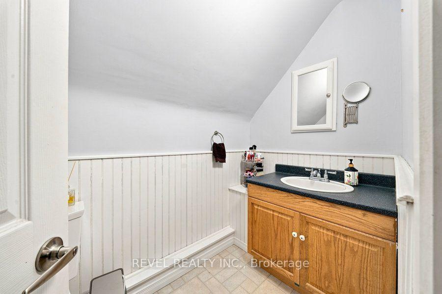 Photo 38 of 59 Lyons Avenue, Brantford, Henderson-Sky Acres — HOMEH