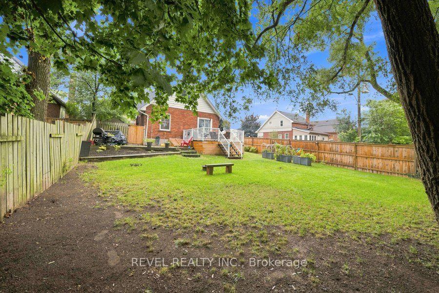 Photo 51 of 59 Lyons Avenue, Brantford, Henderson-Sky Acres — HOMEH