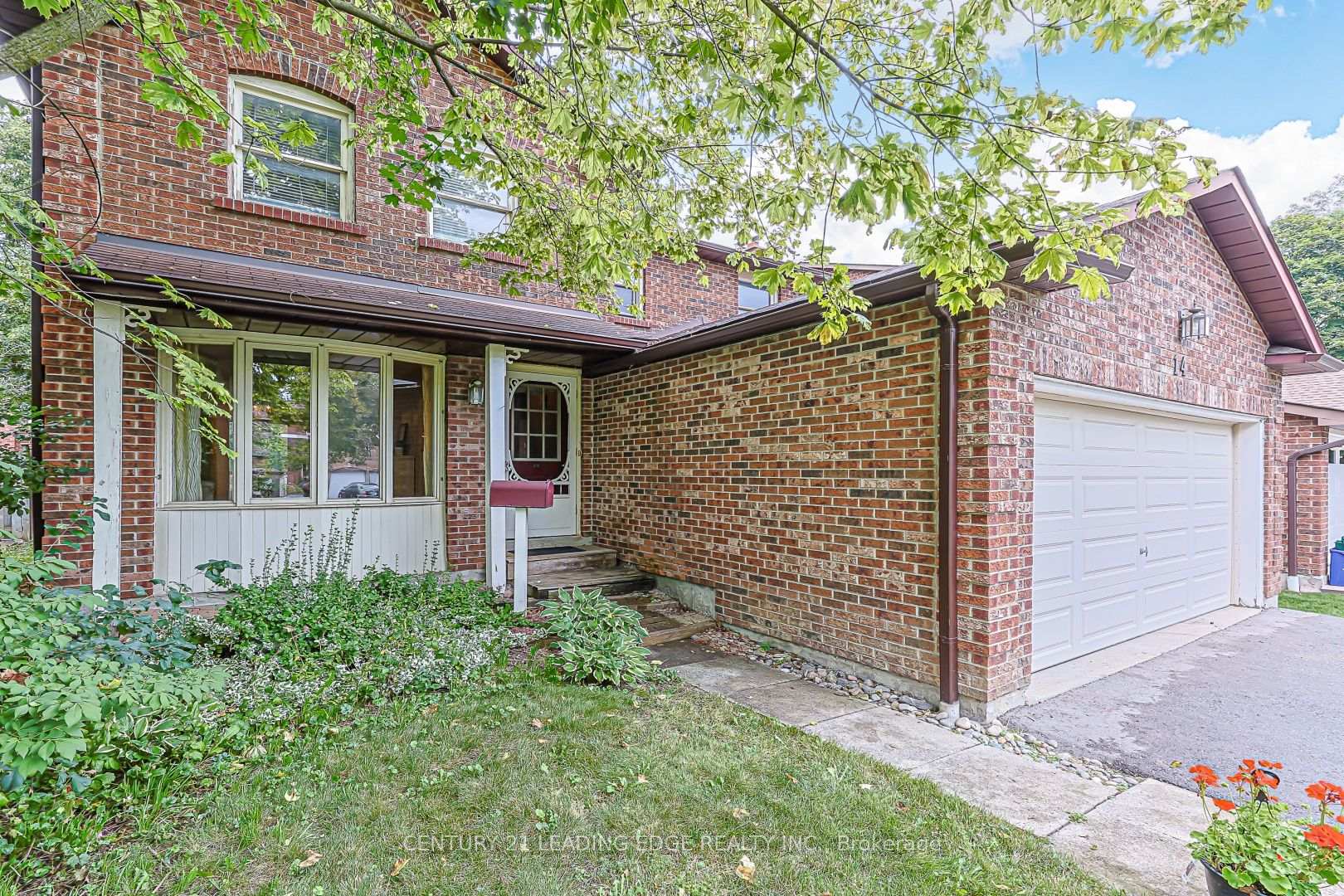 Photo 5 of 14 Buchanan Drive, Markham, Unionville — HOMEH