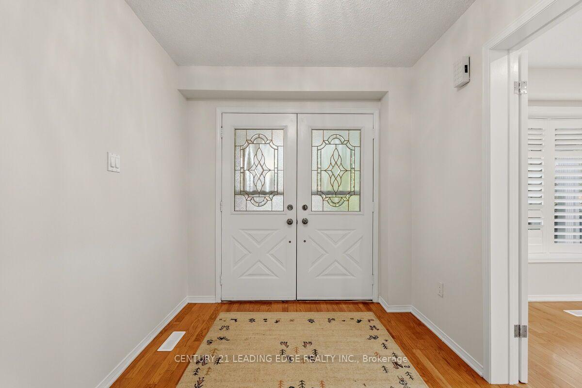 Photo 8 of 2409 Butternut Crescent, Burlington, Headon — HOMEH