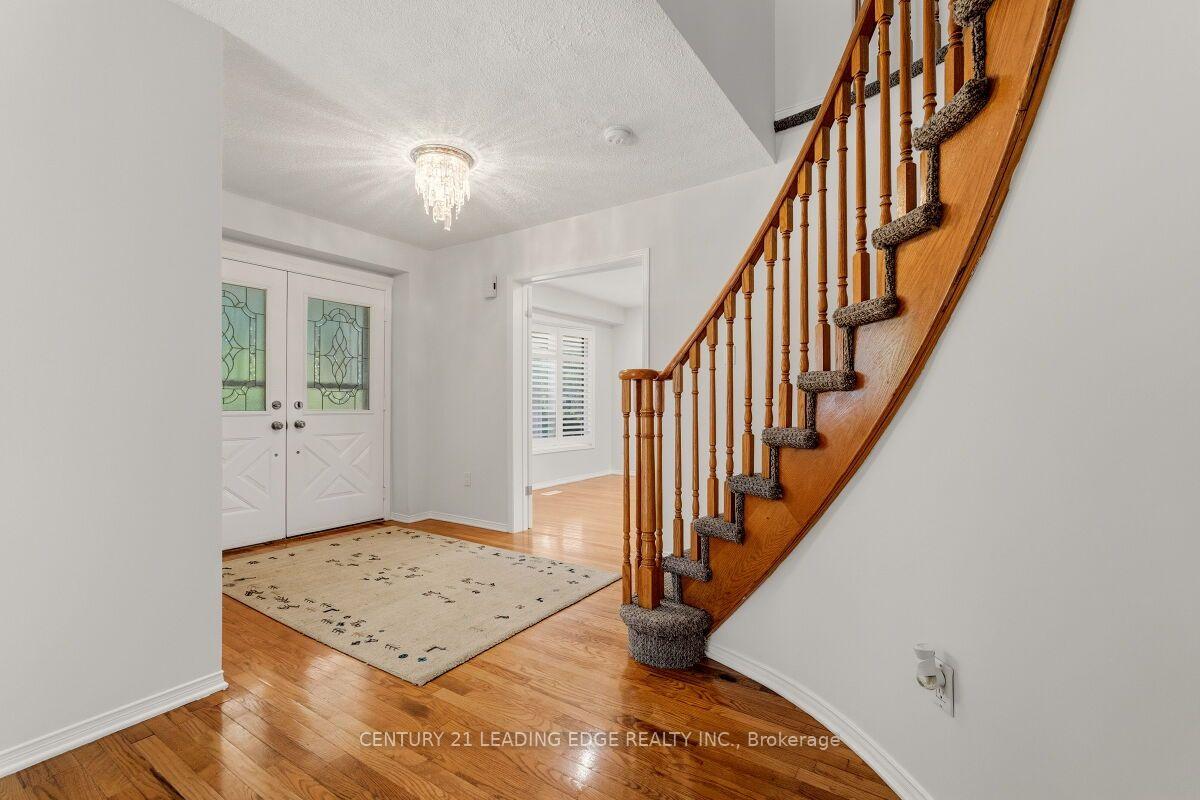 Photo 10 of 2409 Butternut Crescent, Burlington, Headon — HOMEH