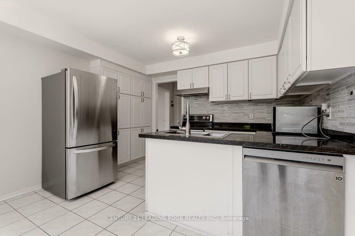Photo 15 of 2409 Butternut Crescent, Burlington, Headon — HOMEH